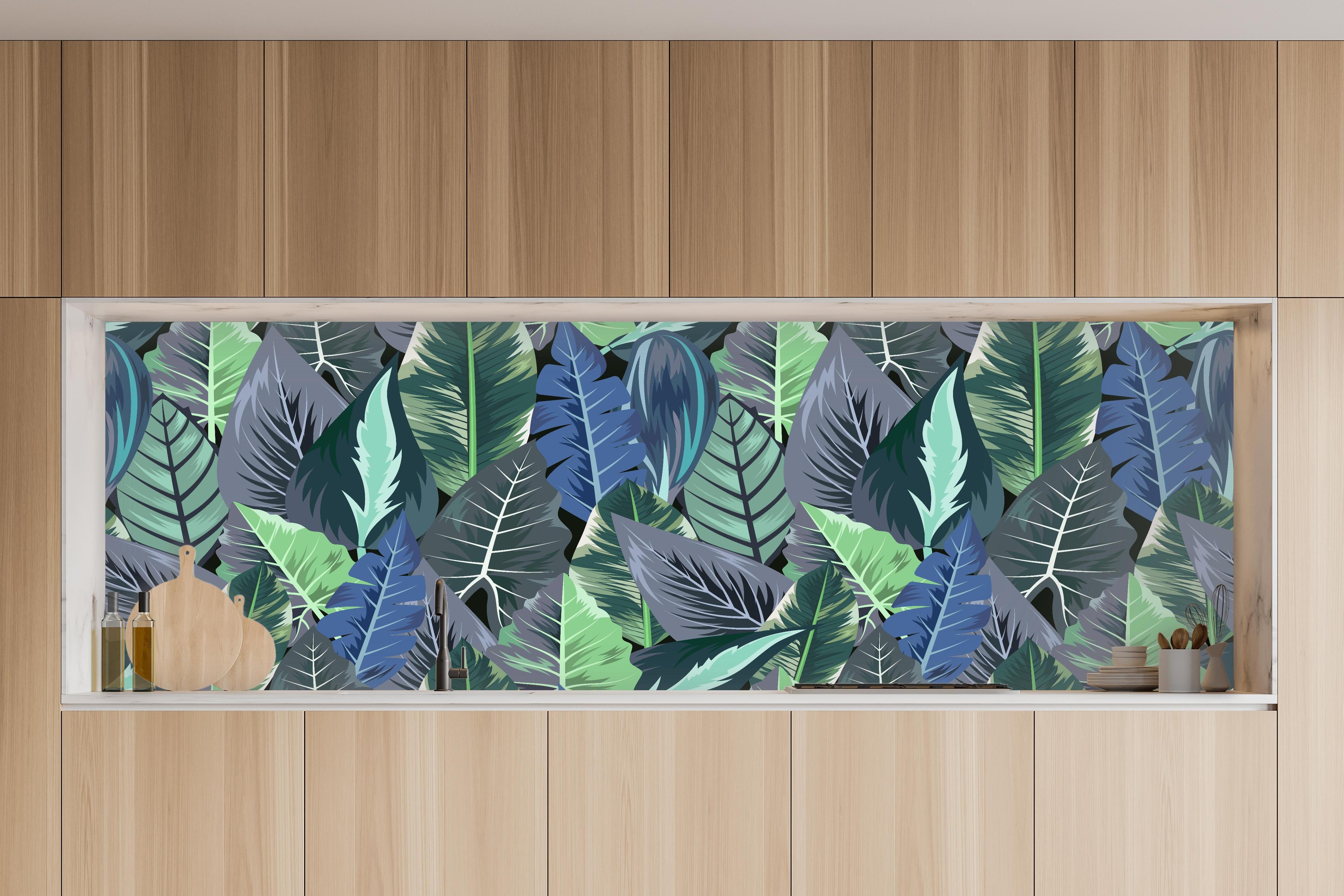 Küche - Tropisches Blatt-Labyrinth Grün-Blau in charakteristischer Vollholz-Küche mit modernem Gasherd