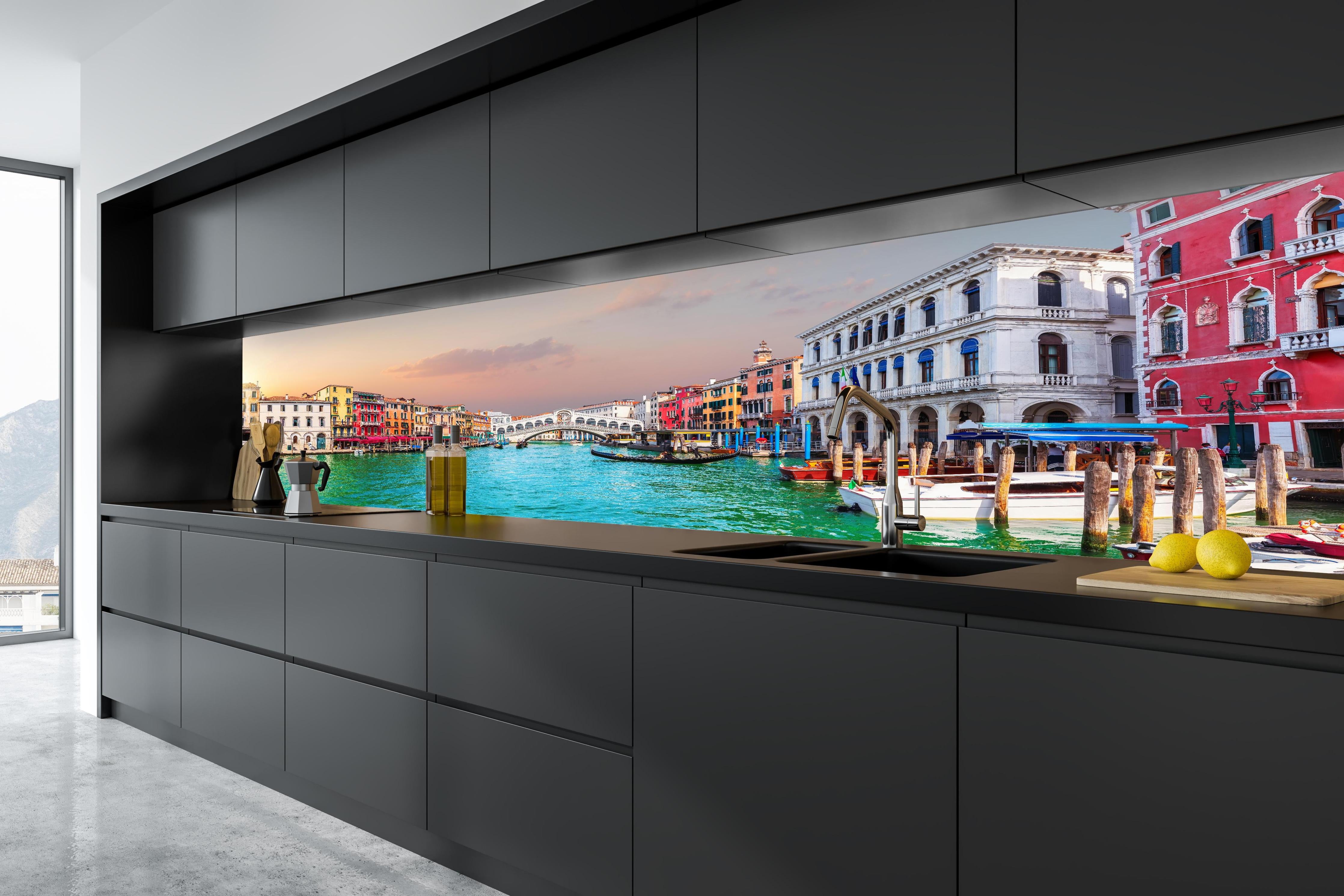 Küche - Venedig Kanal bei Sonnenuntergang in tiefschwarzer matt-premium Einbauküche