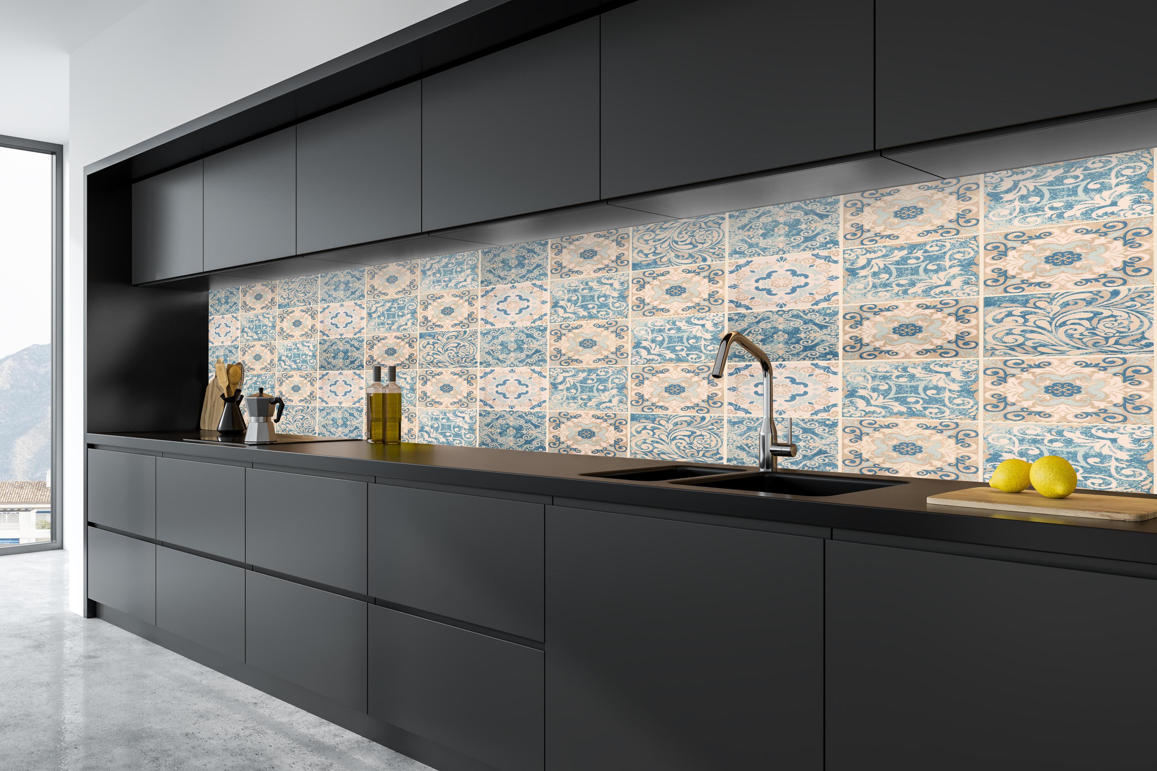 Küche - Vintage-Fliesen Türkis-Beige in tiefschwarzer matt-premium Einbauküche