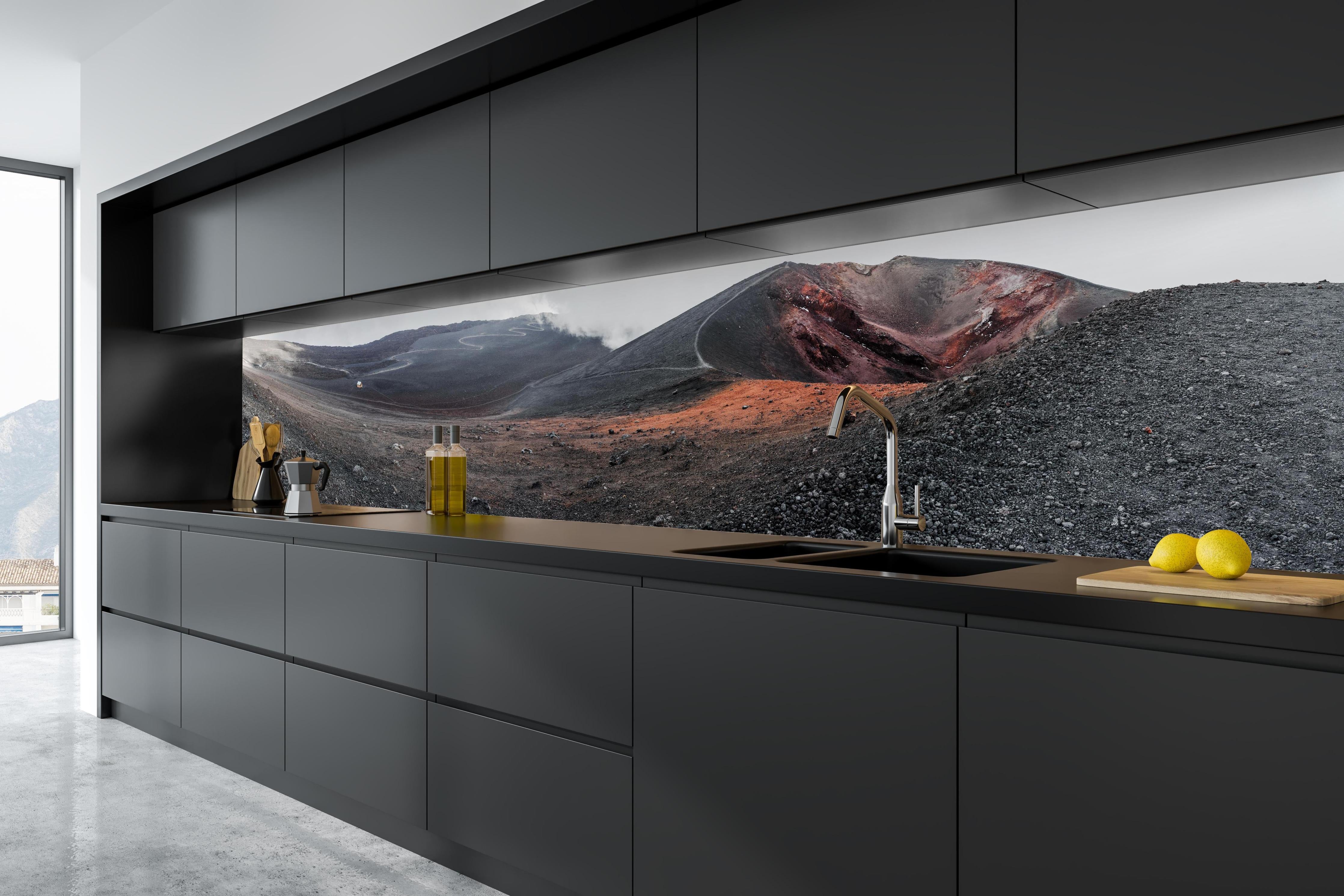 Küche - Vulkankrater Schwarz-Grau-Orange Panorama in tiefschwarzer matt-premium Einbauküche