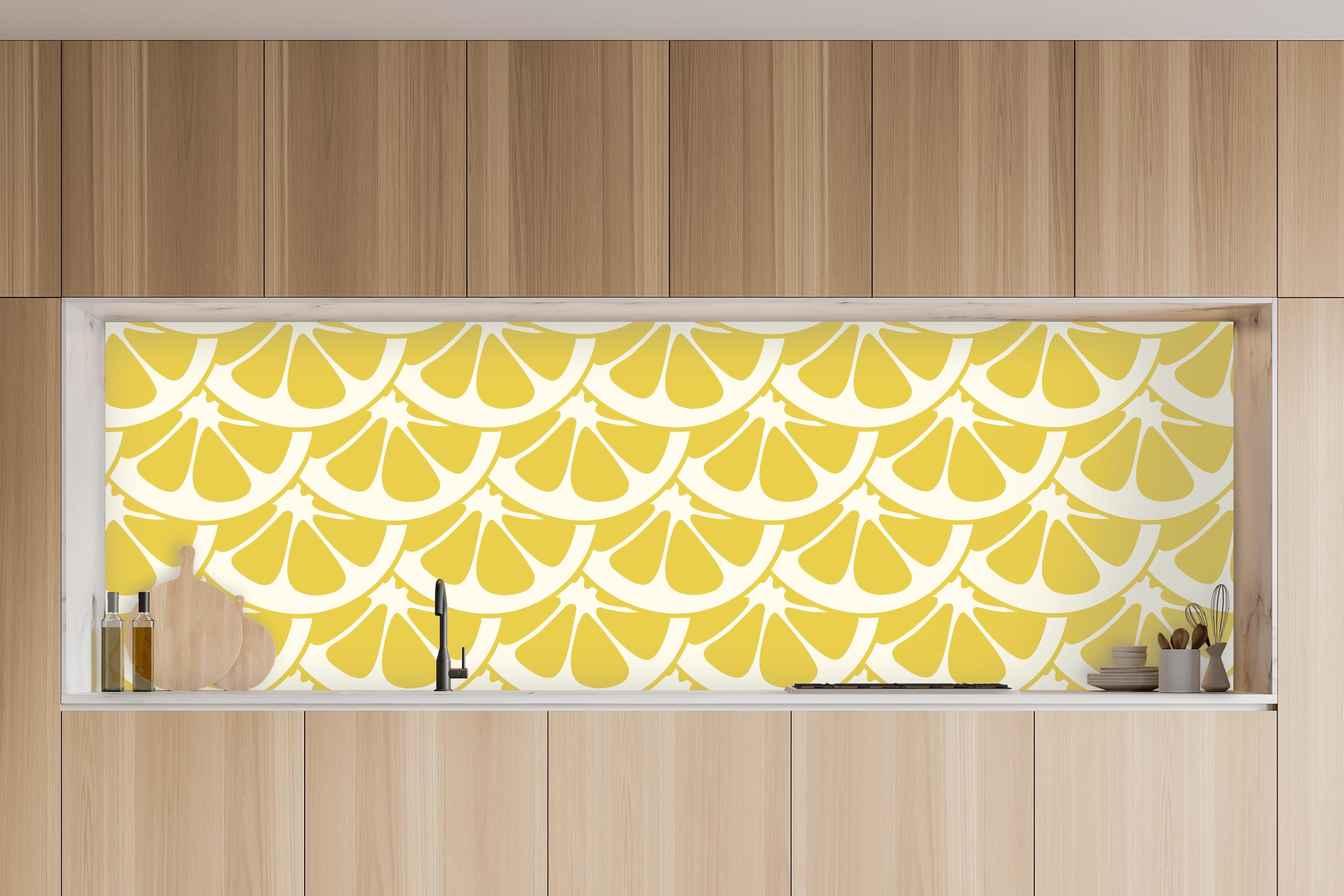 Küche - Zitronen-Muster Gelb-Weiß in charakteristischer Vollholz-Küche mit modernem Gasherd