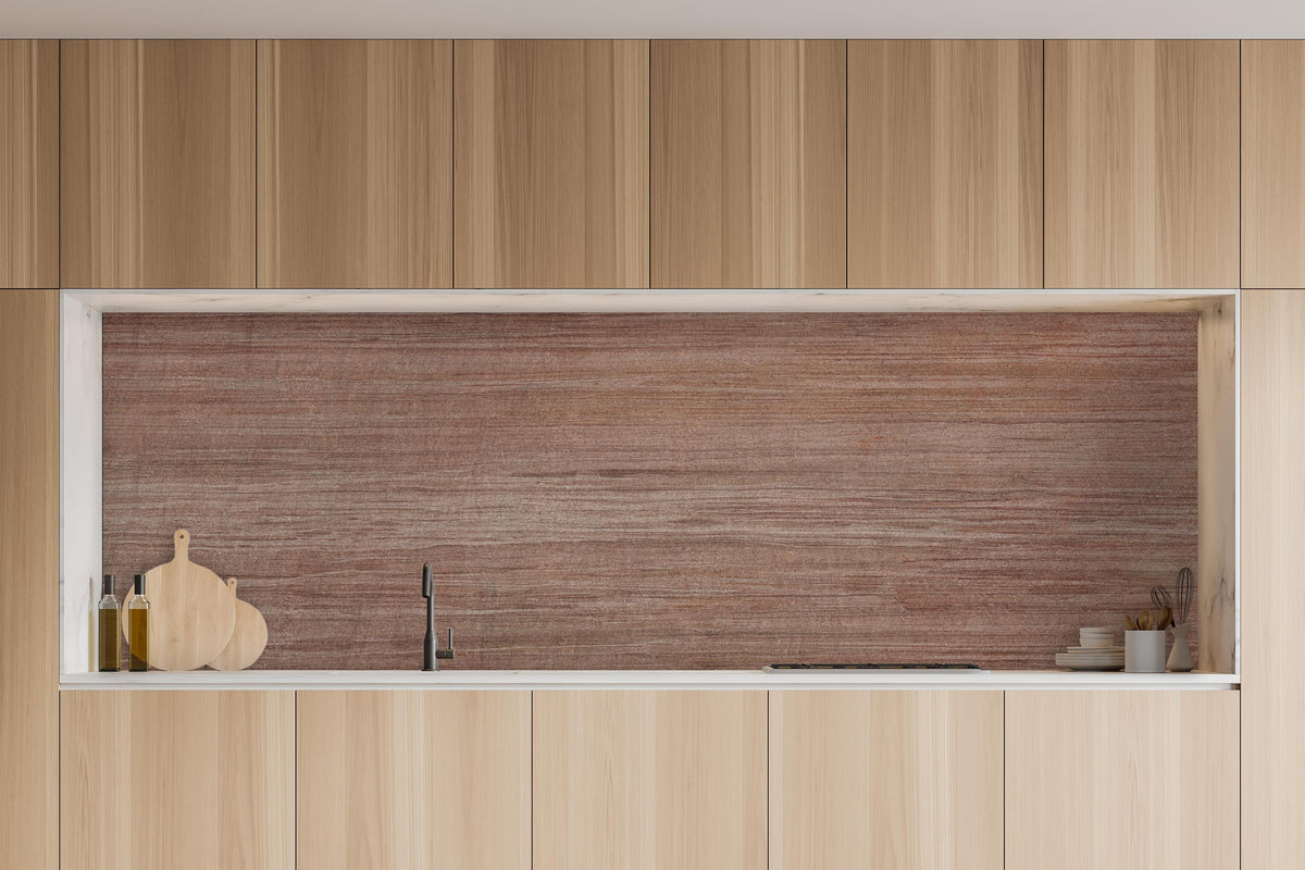 Küche - Abstraktes bräunlich dunkles Holz in charakteristischer Vollholz-Küche mit modernem Gasherd