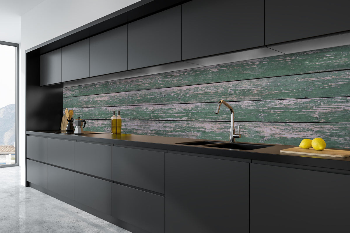Küche - Alte grünliche Holztextur in tiefschwarzer matt-premium Einbauküche