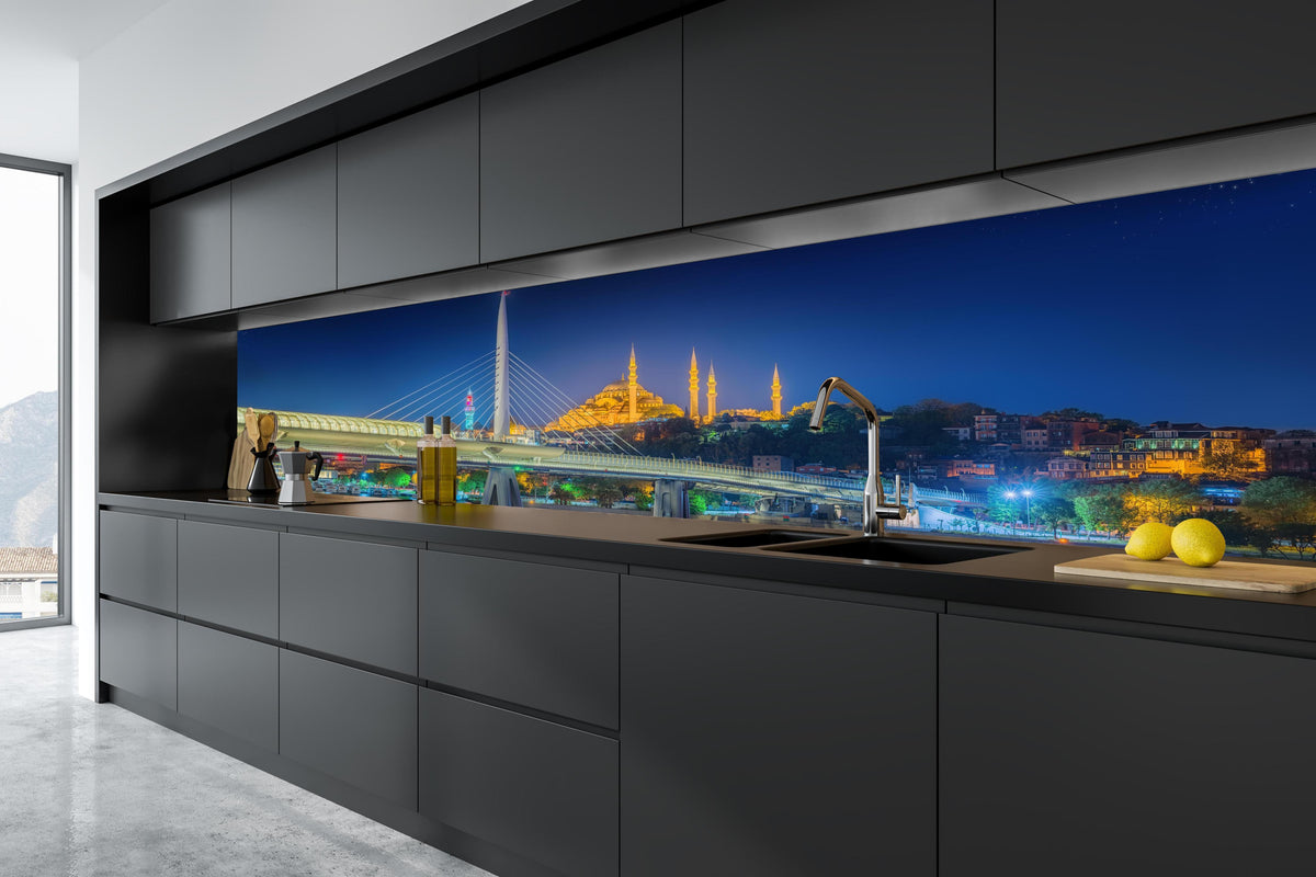 Küche - Atatürk-Brücke bei Nacht - Istanbul in tiefschwarzer matt-premium Einbauküche