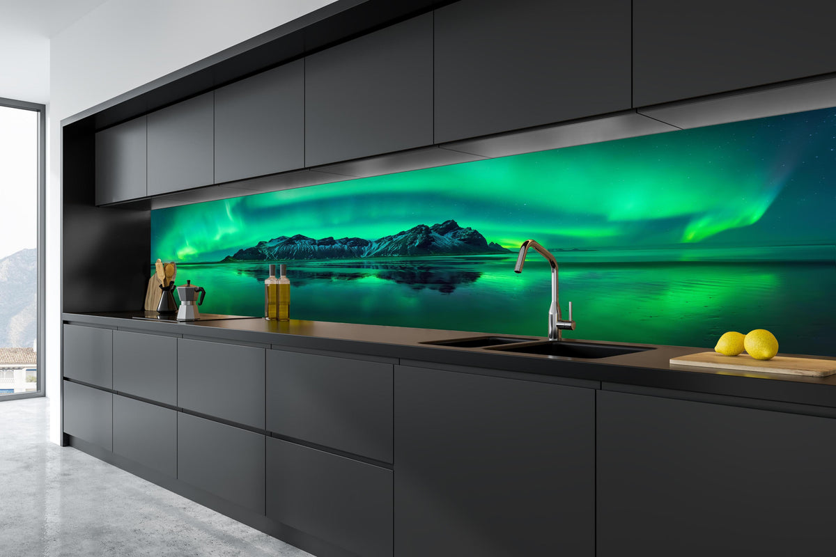 Küche - Aurora Stokksnes - Island in tiefschwarzer matt-premium Einbauküche