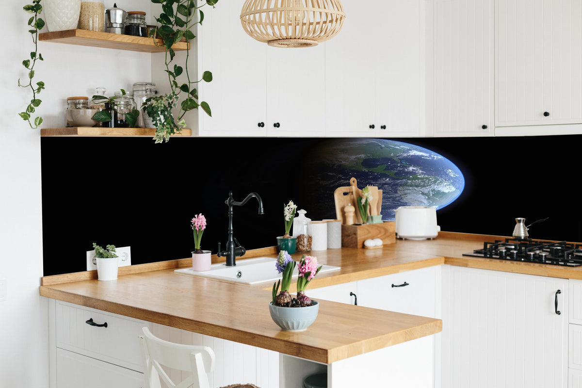 Küche - Blick auf die Erde vom Weltall in lebendiger Küche mit bunten Blumen