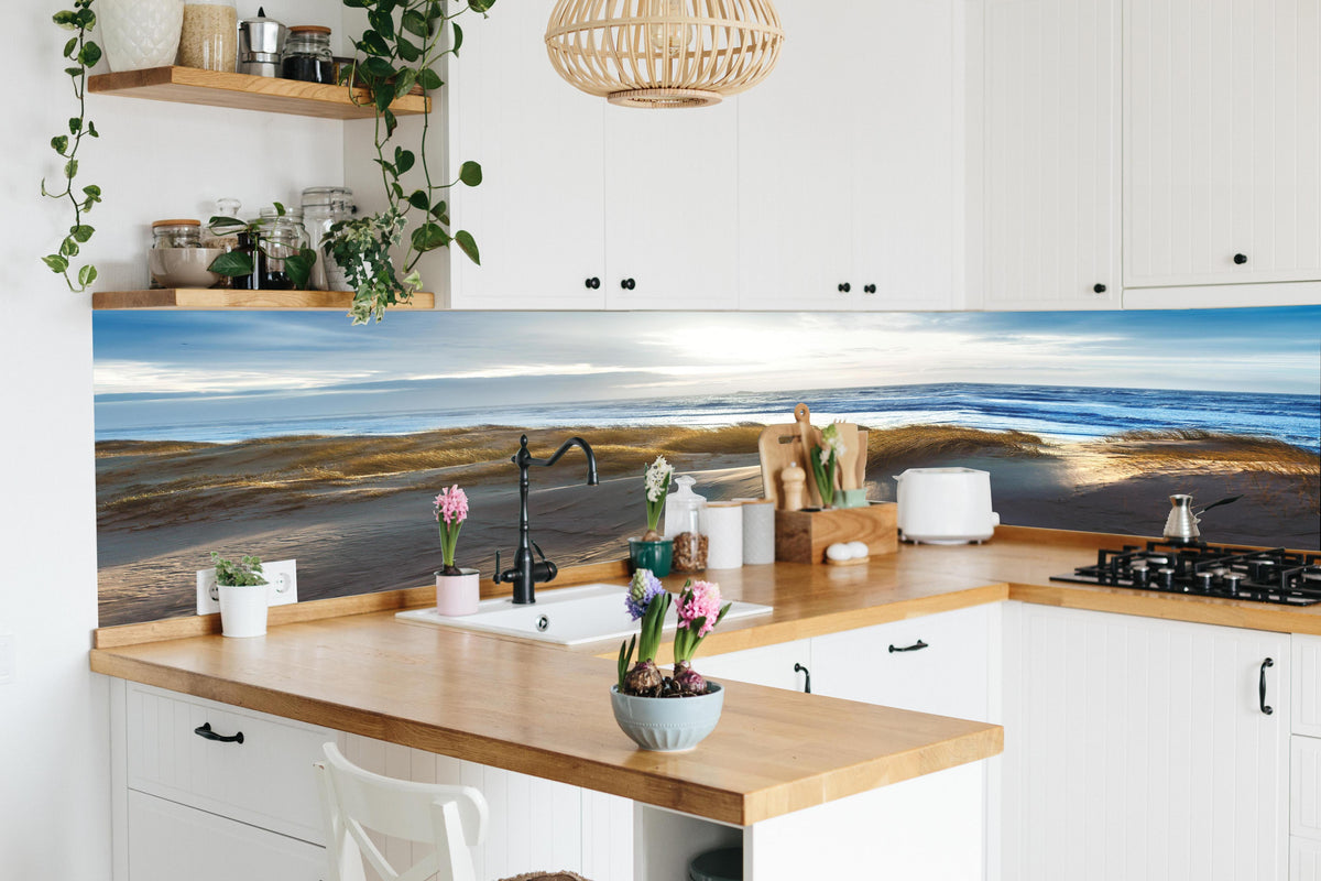 Küche - Dänische Nordseeküste in lebendiger Küche mit bunten Blumen