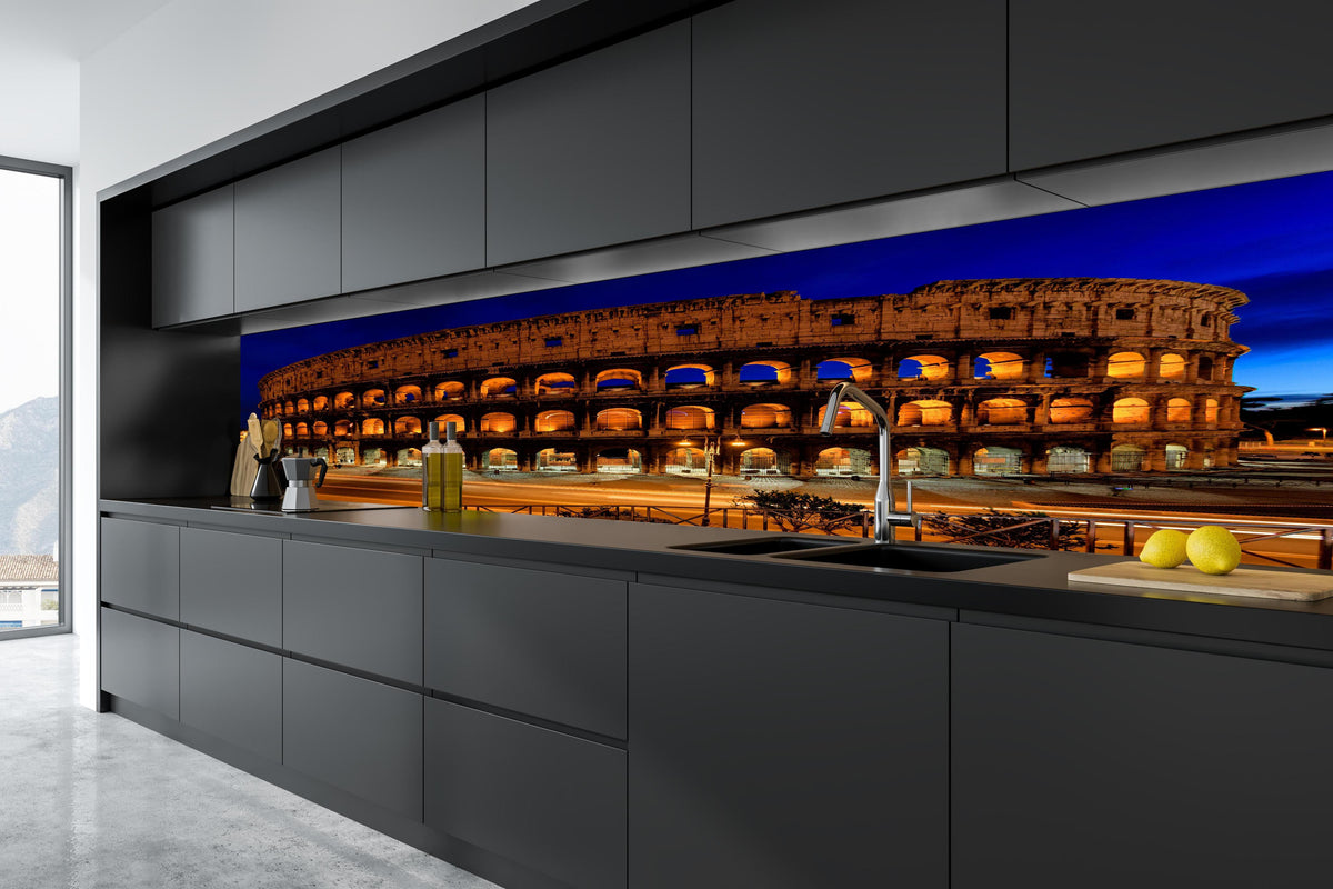 Küche - Das Kolosseum bei Nacht in Rom in tiefschwarzer matt-premium Einbauküche