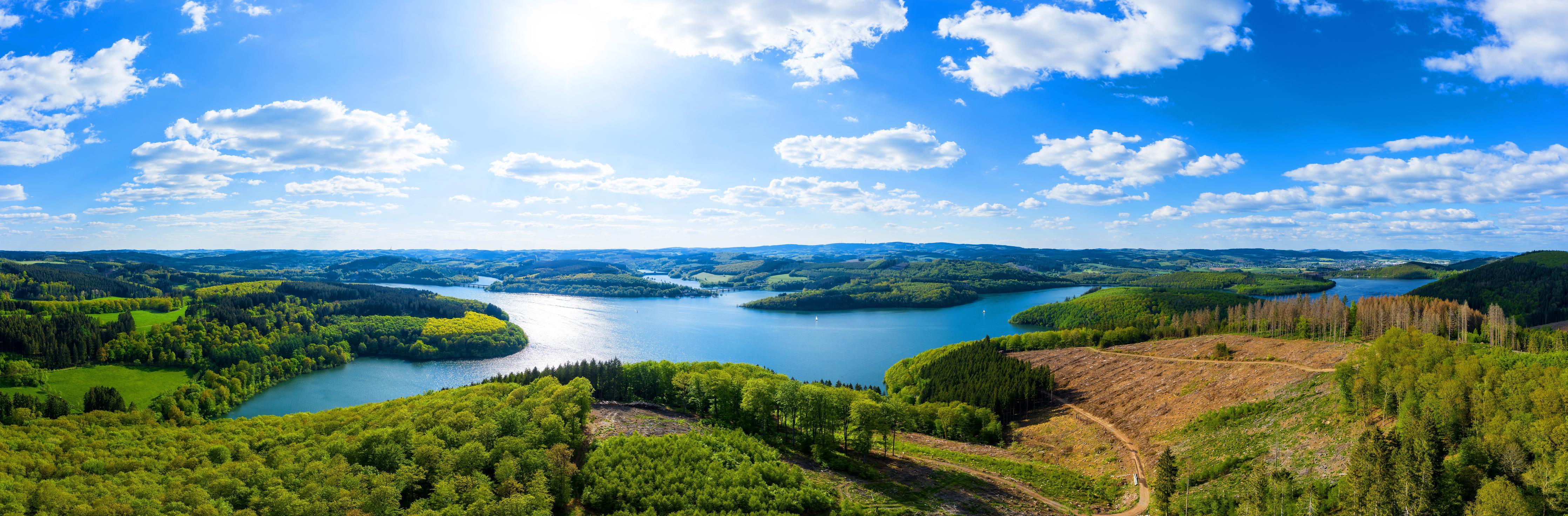 Küchenrückwand-Der Bigge See im Frühling - Deutschland