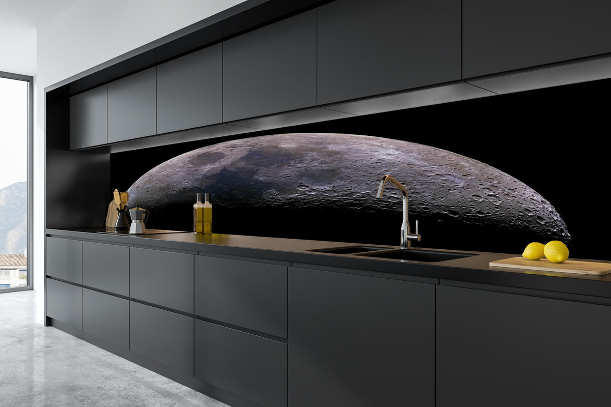 Küche - Detailreiches Bild einer Mondsichel in tiefschwarzer matt-premium Einbauküche
