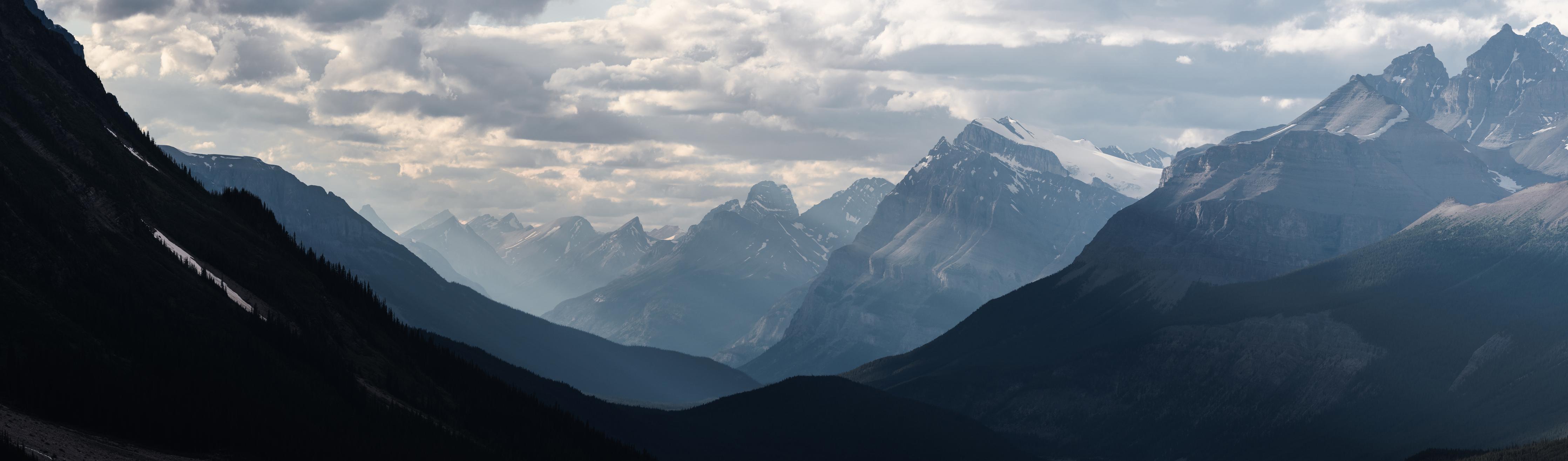 Küchenrückwand-Dramatische Landschaft entlang der Icefields Park