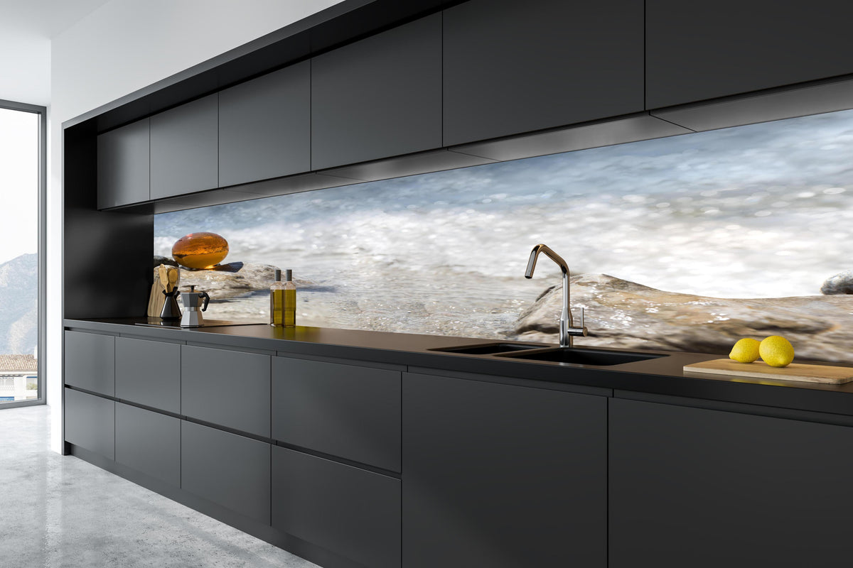 Küche - Glaskugel am Strand in tiefschwarzer matt-premium Einbauküche