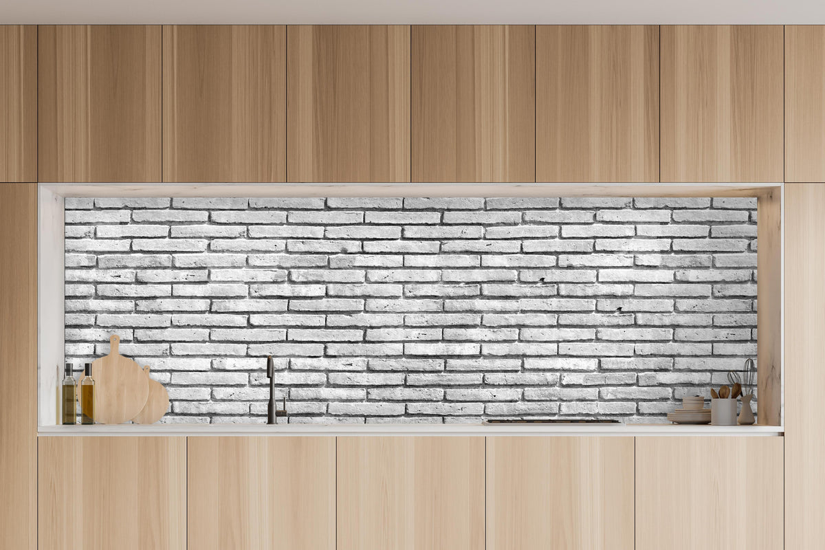 Küche - Gräuliche Grunge Steinmauer in charakteristischer Vollholz-Küche mit modernem Gasherd