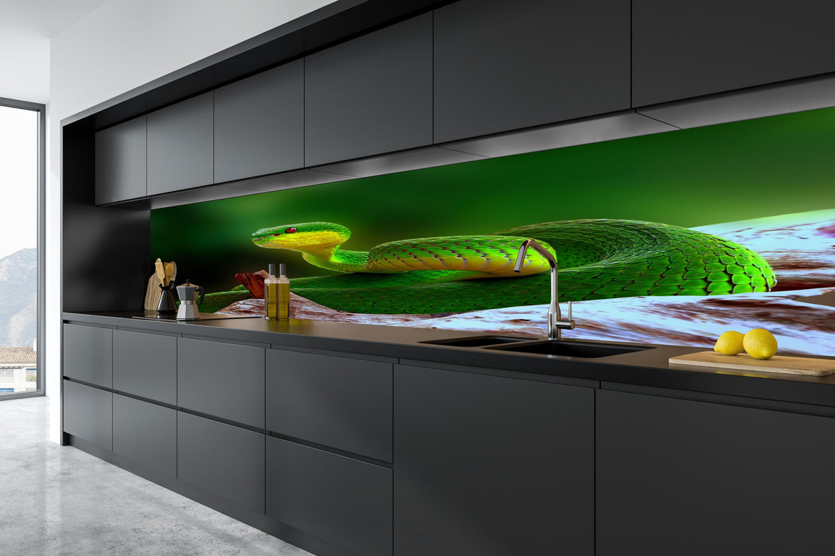 Küche - Grüne Inselvipernatter in tiefschwarzer matt-premium Einbauküche