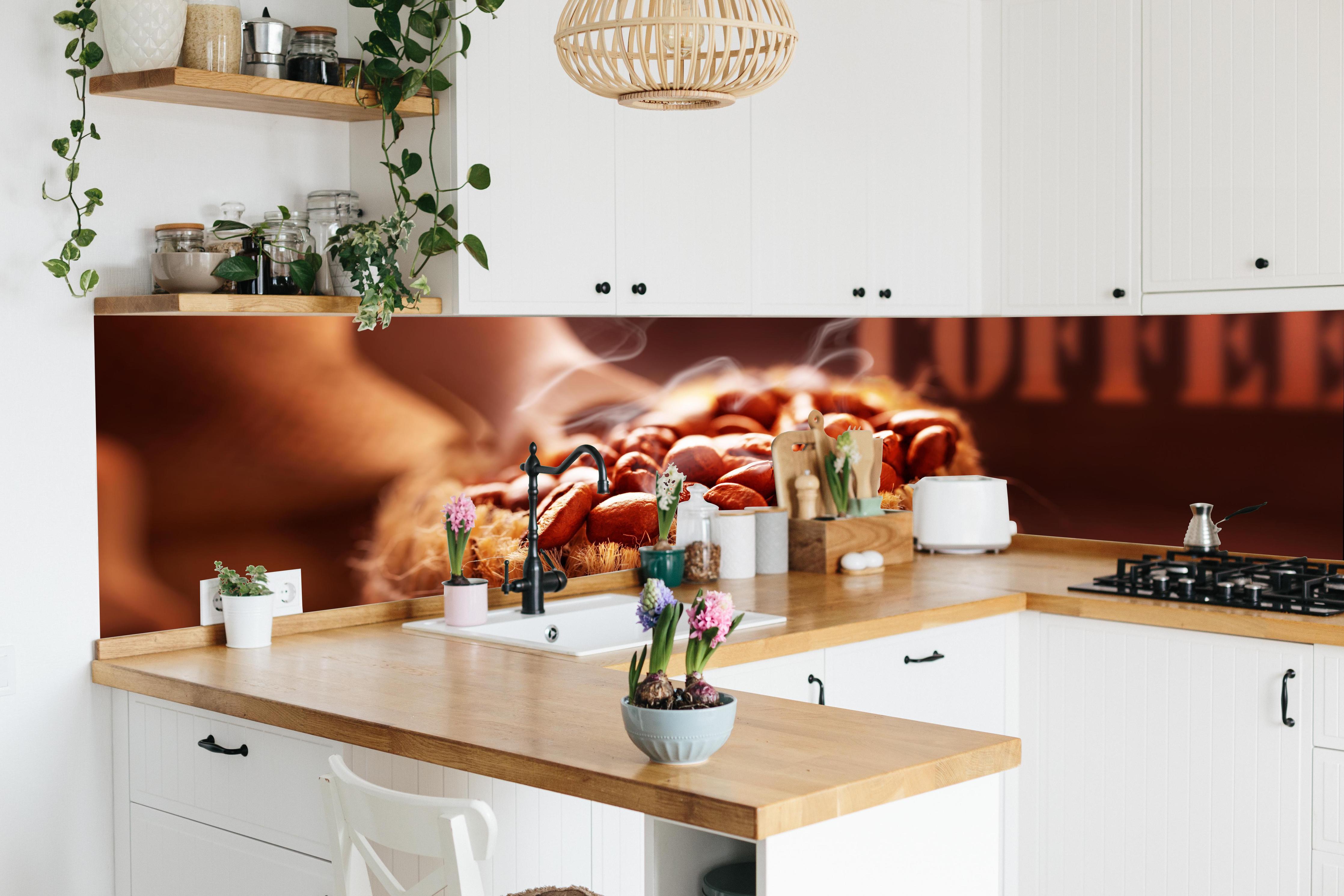 Küche - Kaffeebohnen frisch geröstet in lebendiger Küche mit bunten Blumen