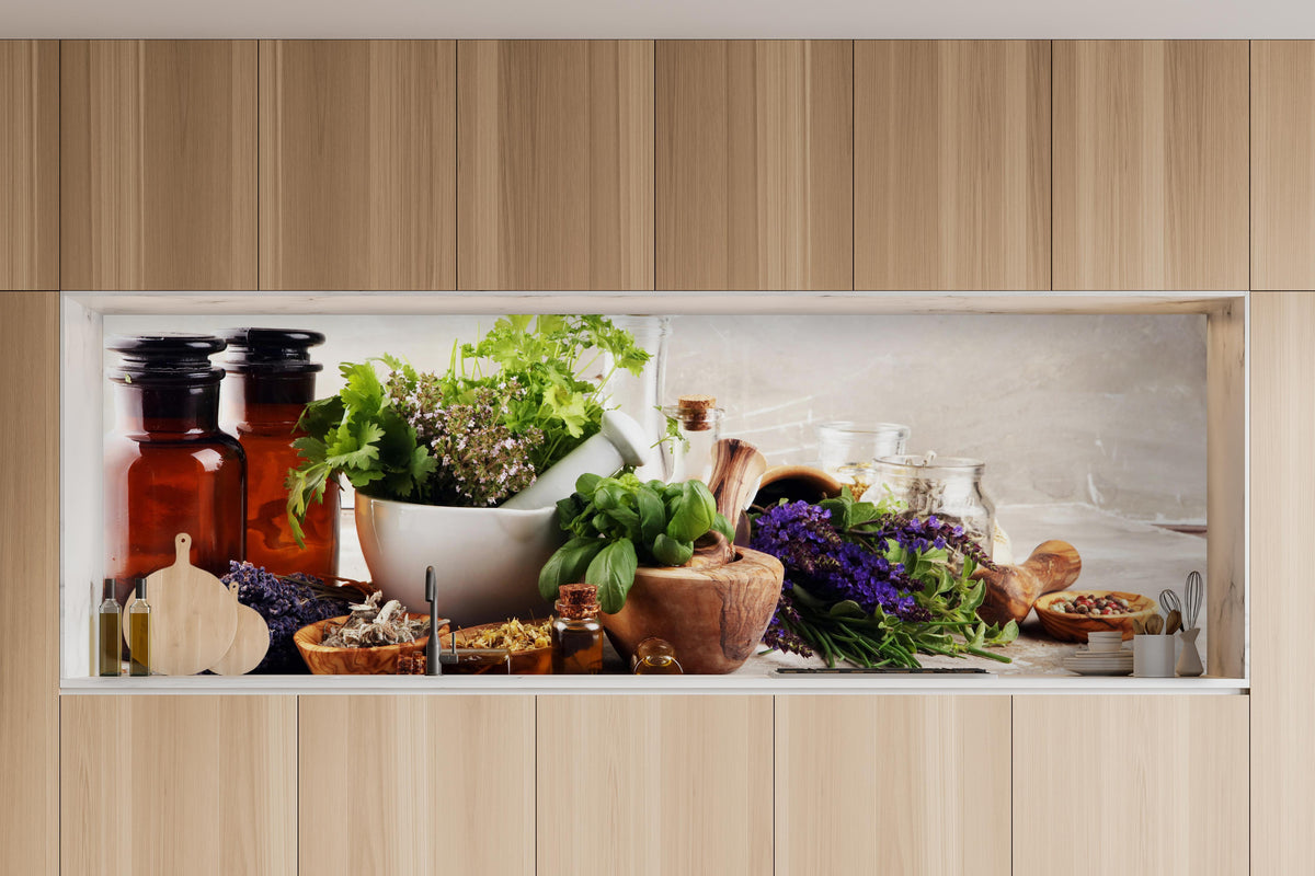 Küche - Kräuter- & Aromatherapie in charakteristischer Vollholz-Küche mit modernem Gasherd