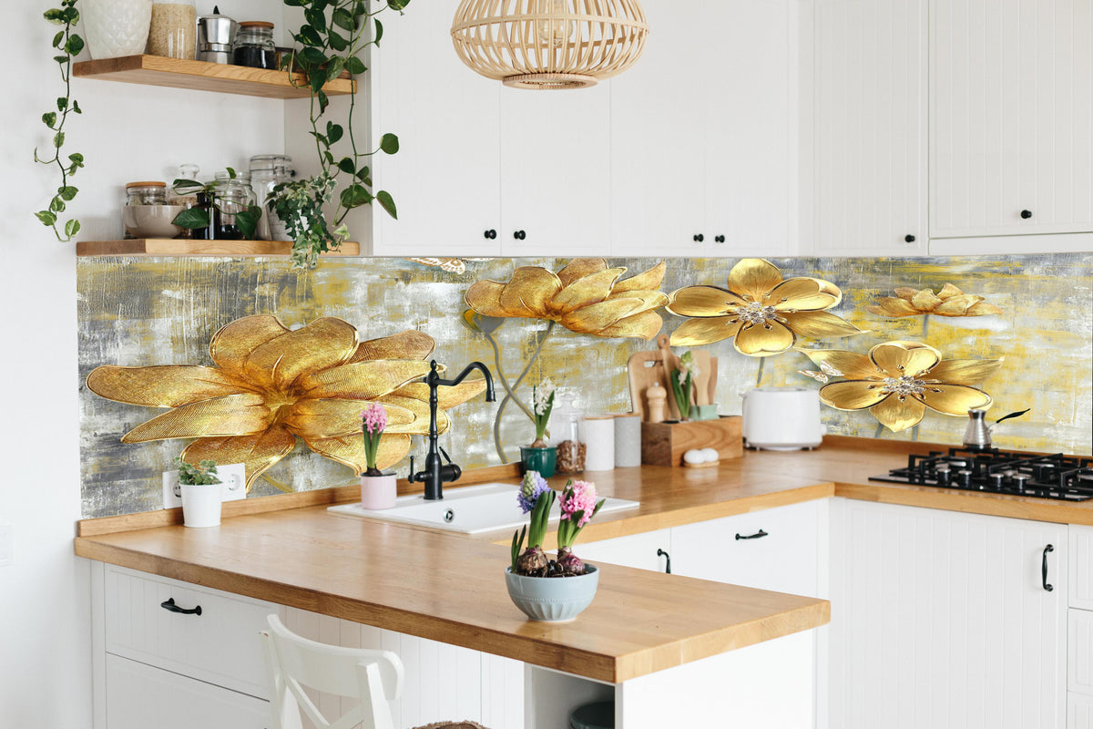 Küche - Künstlerische Blattgold-Blumen in lebendiger Küche mit bunten Blumen