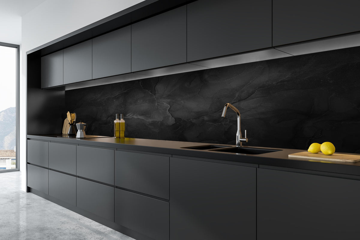 Küche - Modern grau-schwarzer Marmor in tiefschwarzer matt-premium Einbauküche