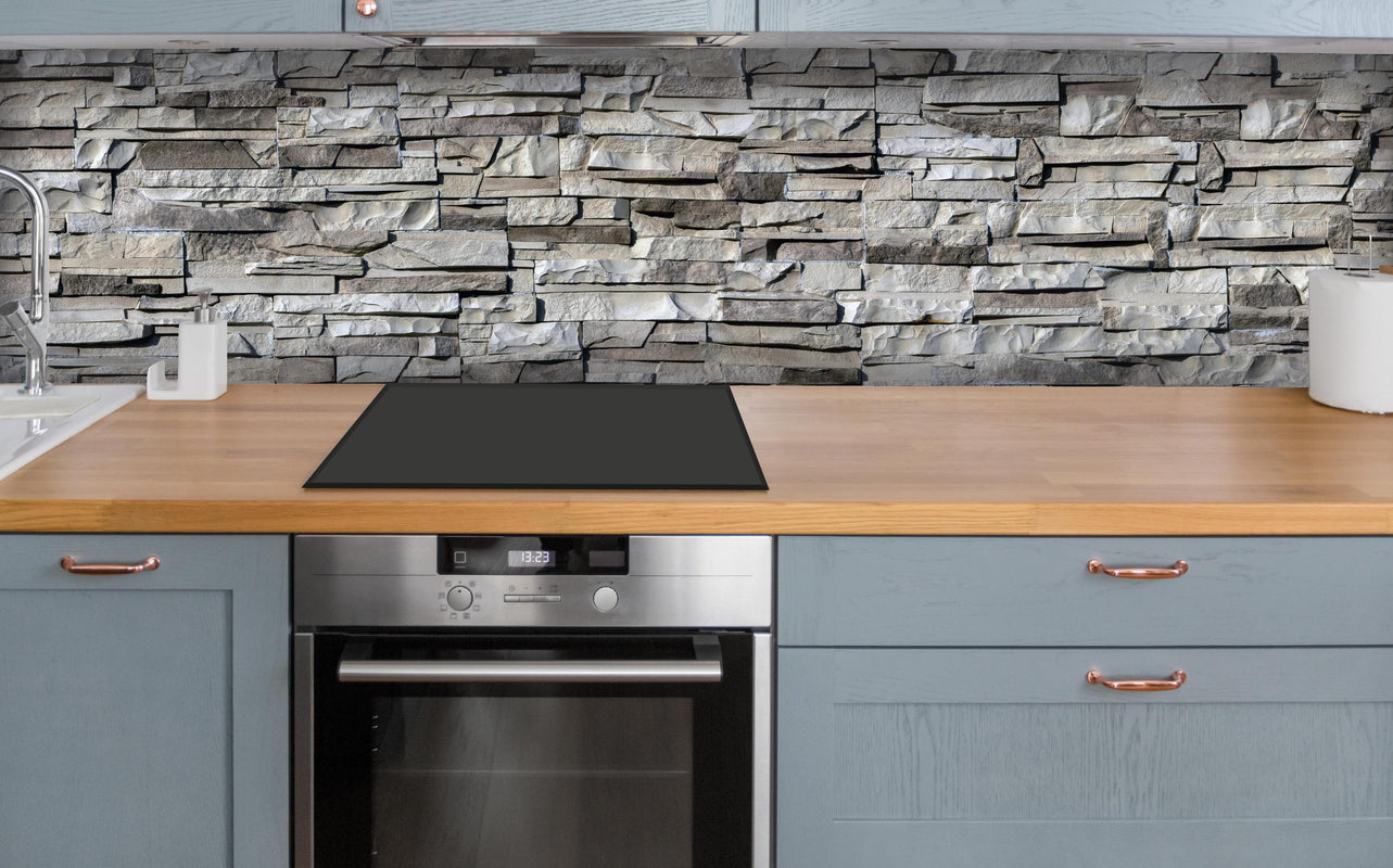 Küche - Nahtlose Textur von Klinkerfliesen über polierter Holzarbeitsplatte mit Cerankochfeld