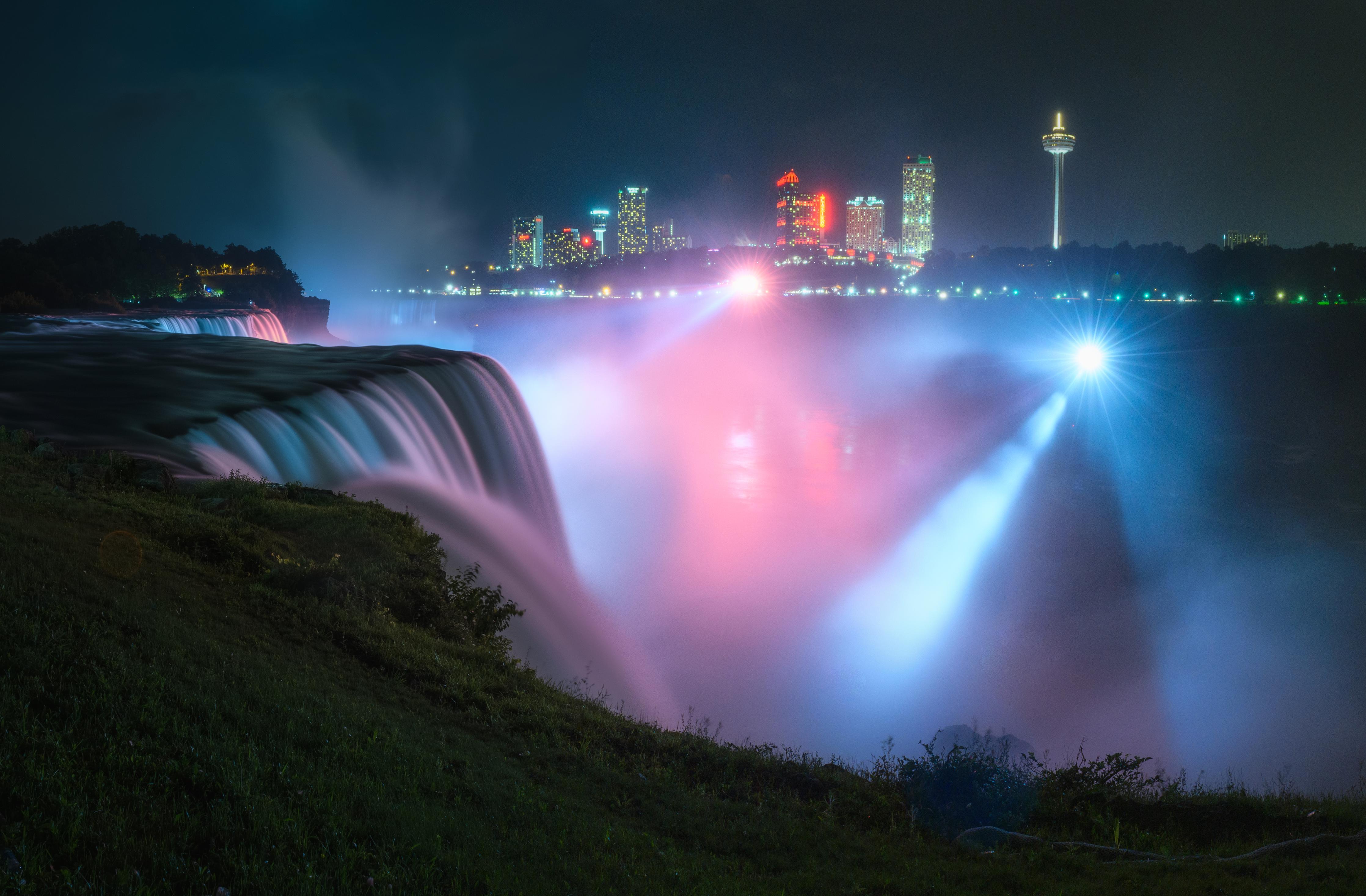 Küchenrückwand-Niagarafälle bei Nacht