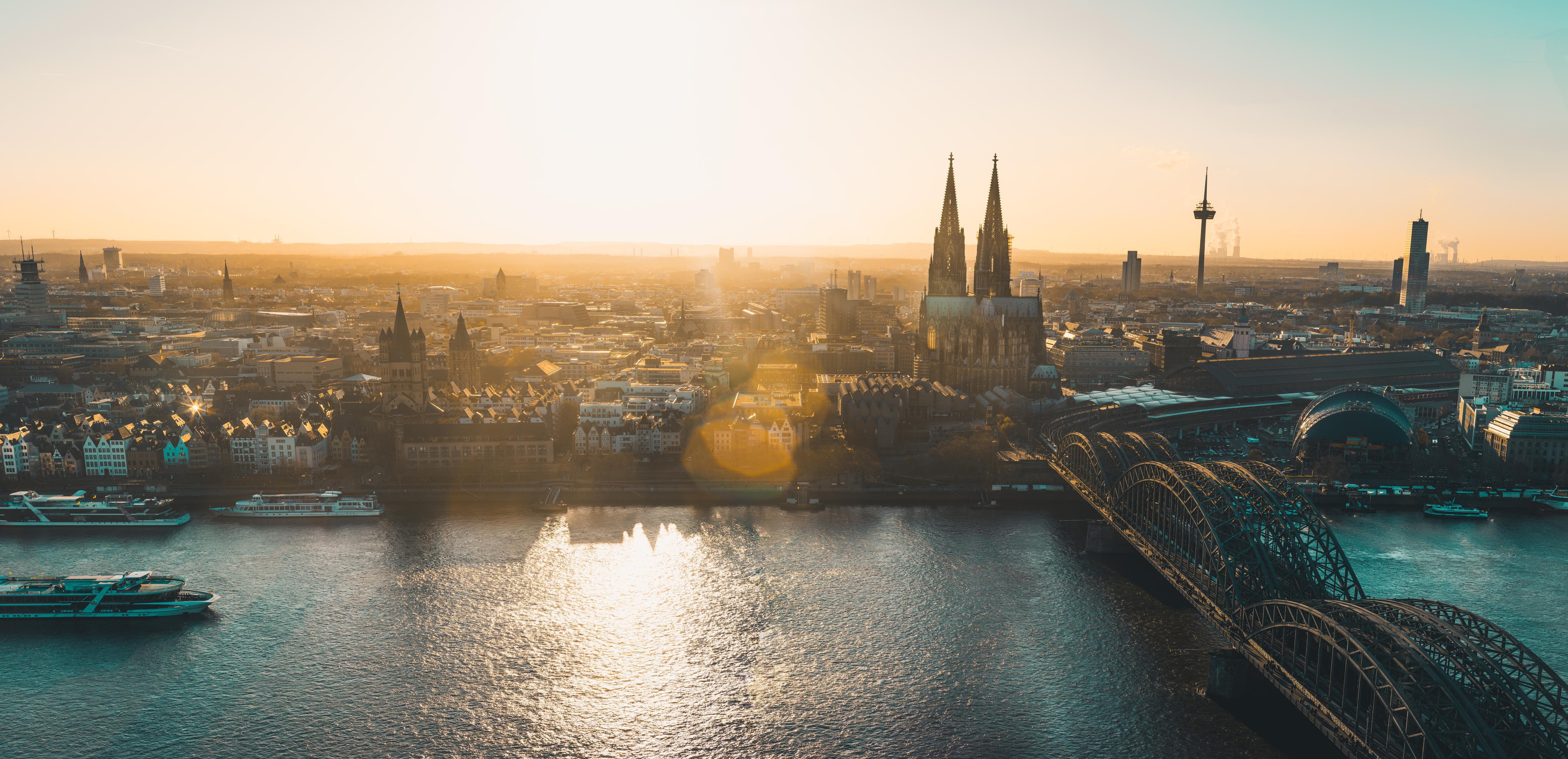 Küchenrückwand-Panoramablick auf Köln bei Sonnenaufgang