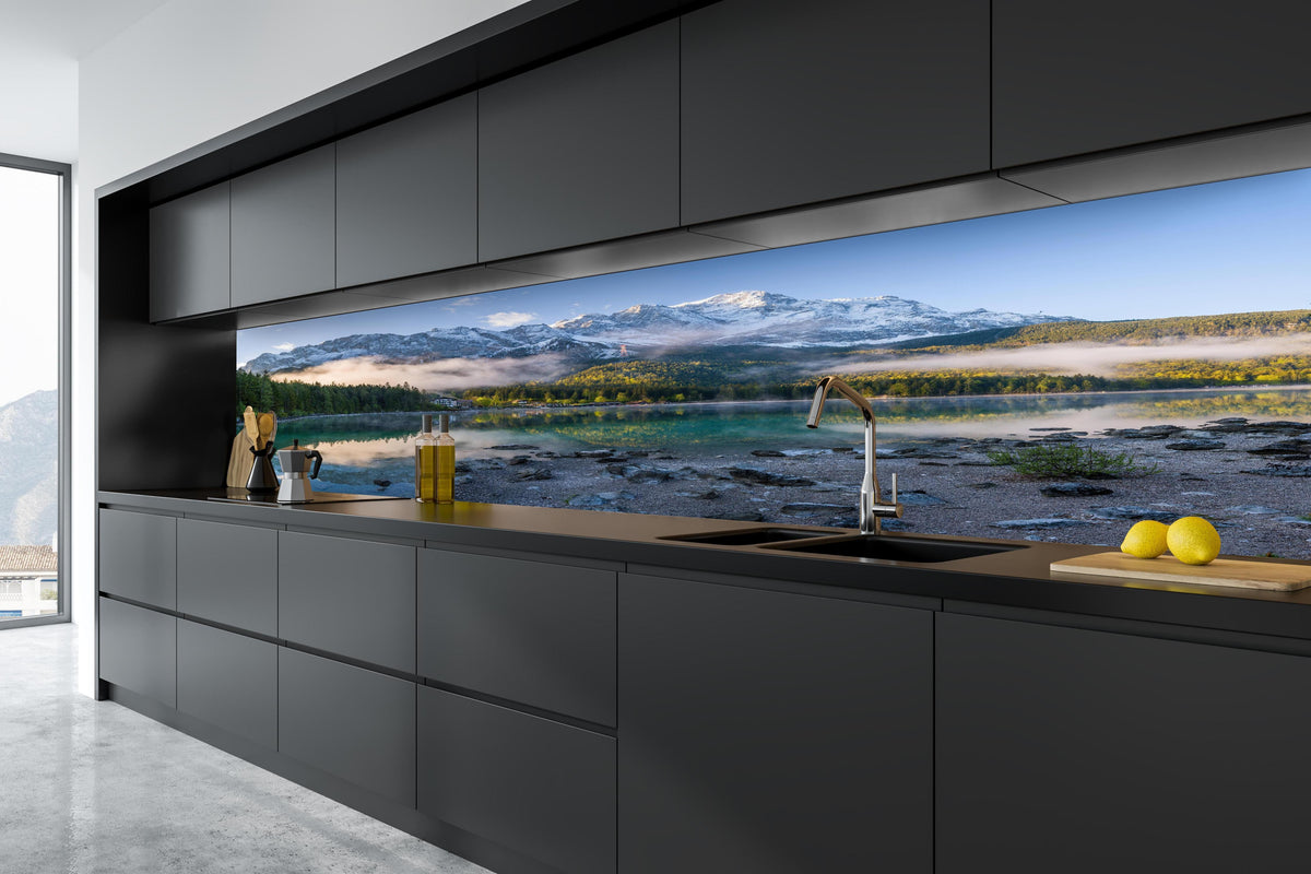 Küche - Panoramablick auf die Zugspitze in tiefschwarzer matt-premium Einbauküche