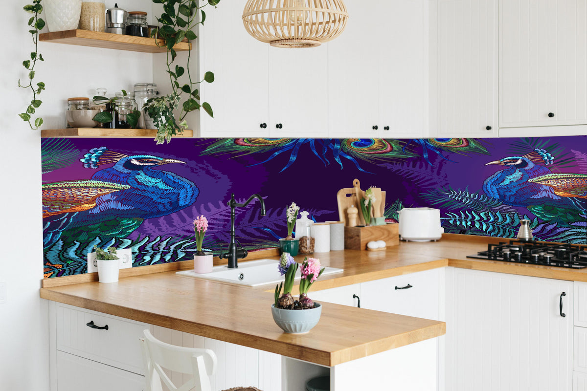 Küche - Pfau - Stickmuster in lebendiger Küche mit bunten Blumen