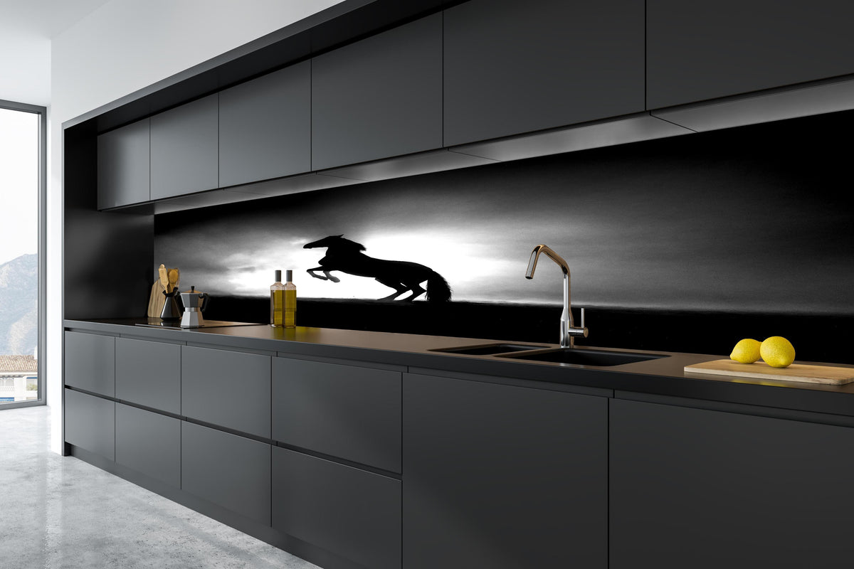 Küche - Pferd-Aufzucht in Schwarz-Weiß in tiefschwarzer matt-premium Einbauküche