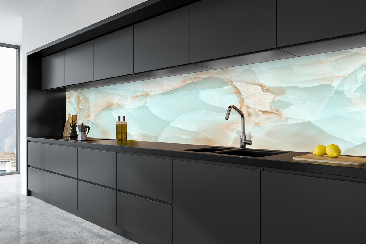 Küche - Polierter Onyx-Marmor in tiefschwarzer matt-premium Einbauküche
