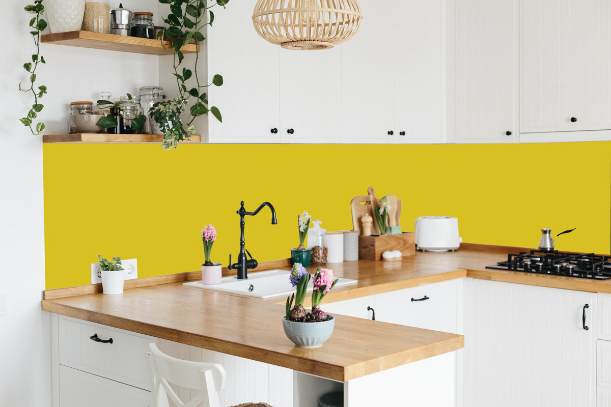 Küche - RAL 1012 (Zitronengelb) in lebendiger Küche mit bunten Blumen