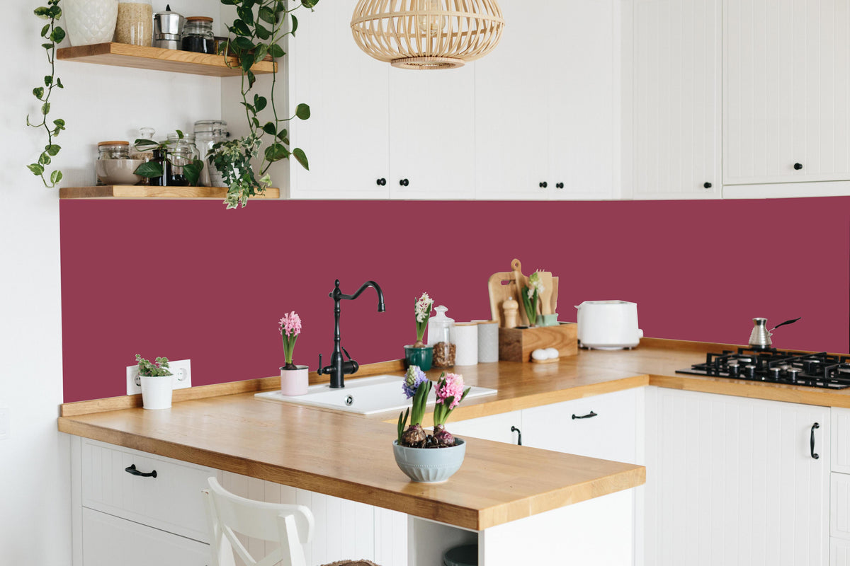 Küche - RAL 4002 (Rotviolett) in lebendiger Küche mit bunten Blumen