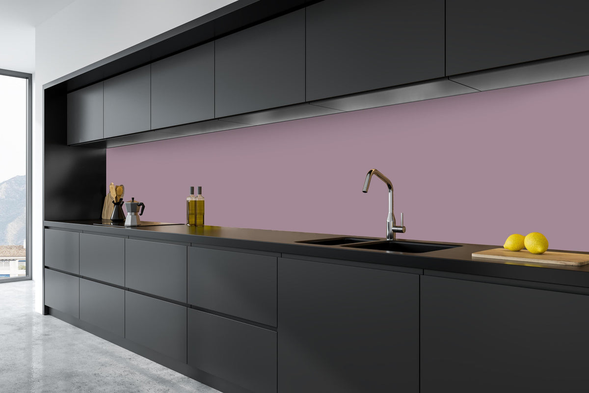 Küche - RAL 4009 (Pastellviolett) in tiefschwarzer matt-premium Einbauküche