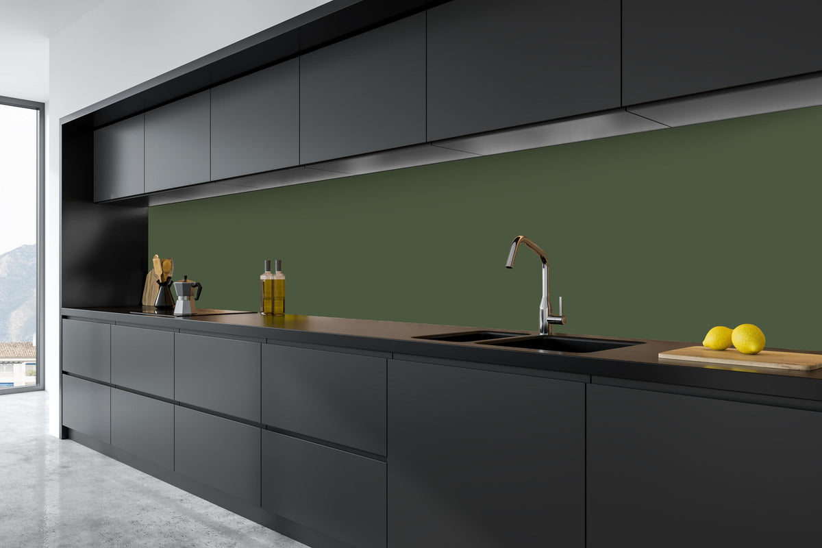 Küche - RAL 6003 (olivgrün) in tiefschwarzer matt-premium Einbauküche