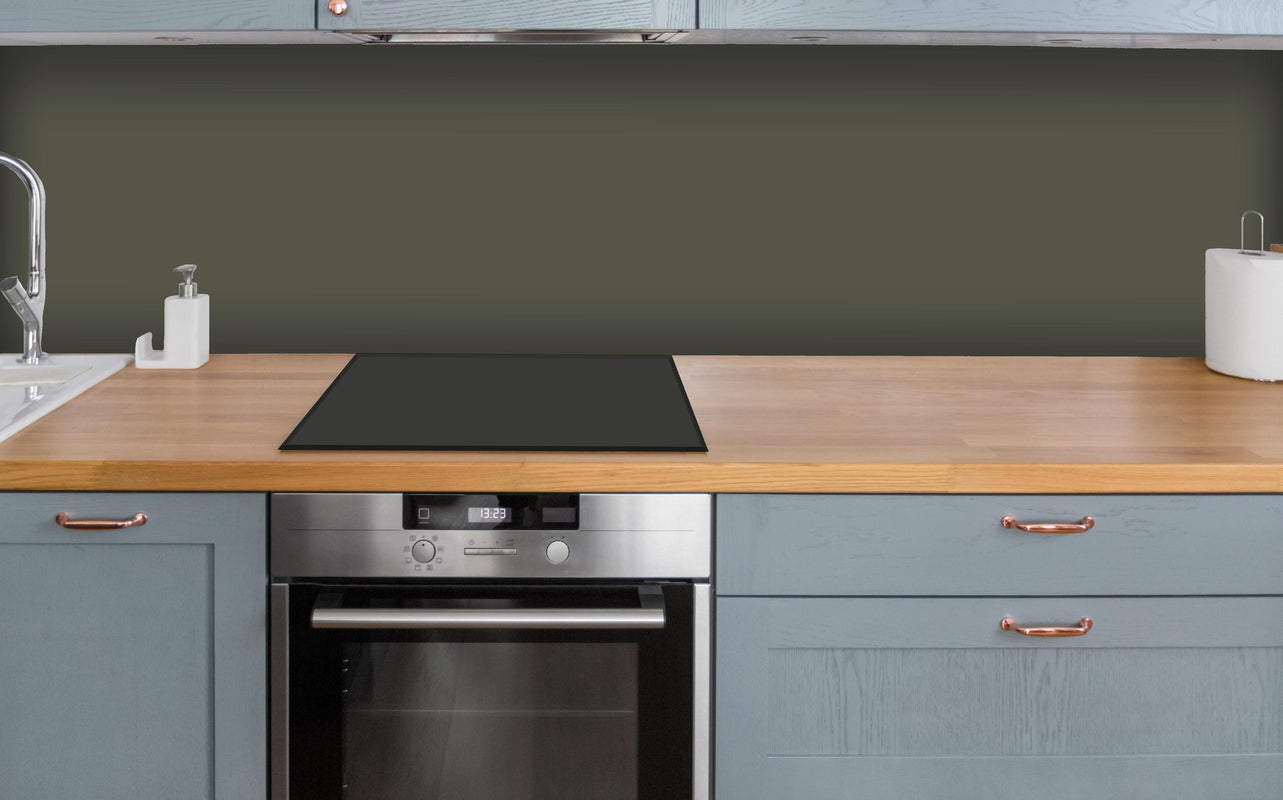Küche - RAL 7013 (auch braun-grau) über polierter Holzarbeitsplatte mit Cerankochfeld