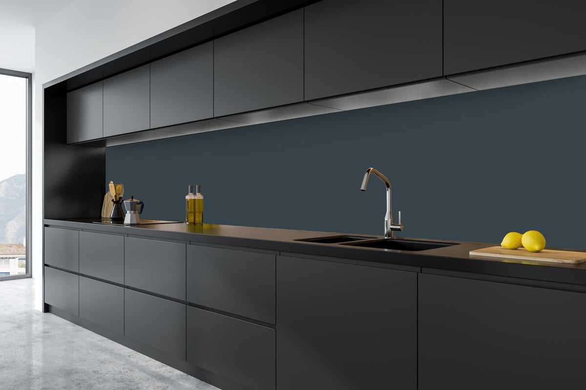 Küche - RAL 7026 (Granitgrau) in tiefschwarzer matt-premium Einbauküche