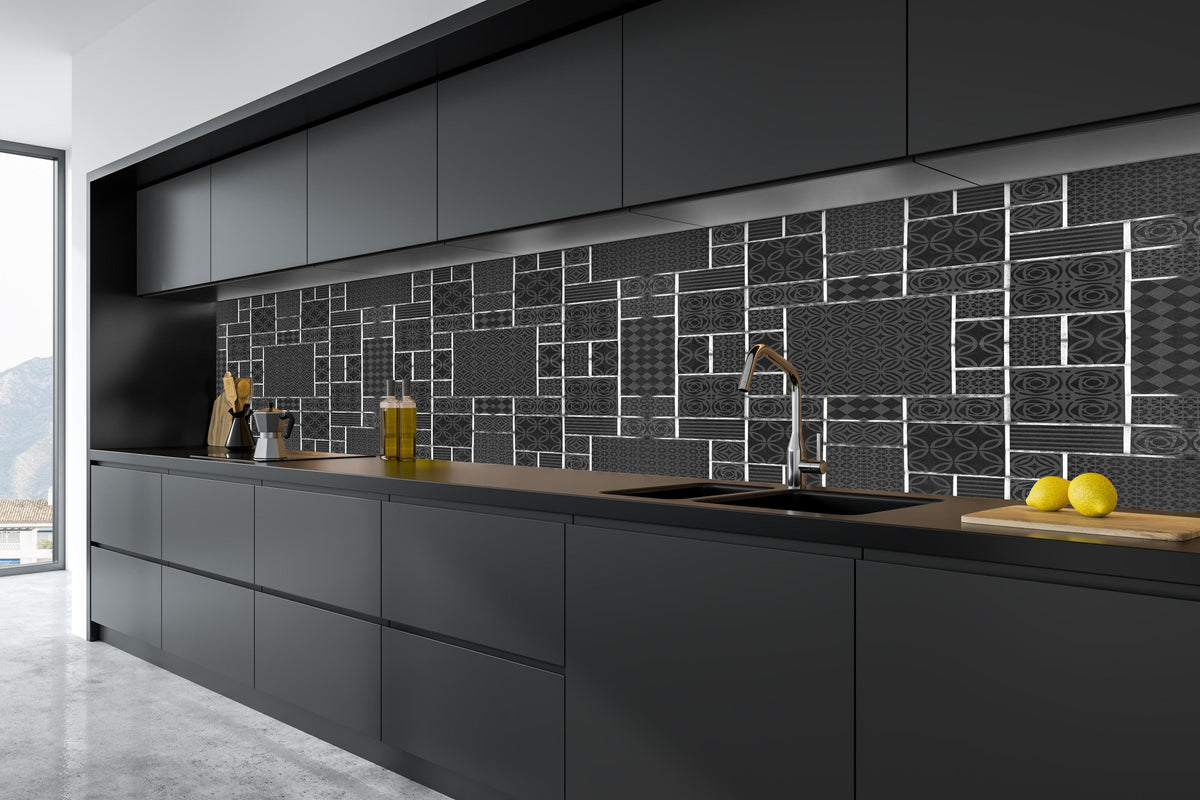 Küche - Schwarz geometrische Fliesen in tiefschwarzer matt-premium Einbauküche