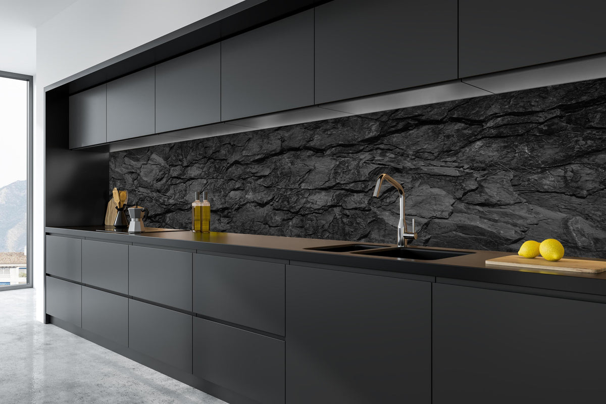 Küche - Schwarze Gesteinstextur mit Rissen in tiefschwarzer matt-premium Einbauküche