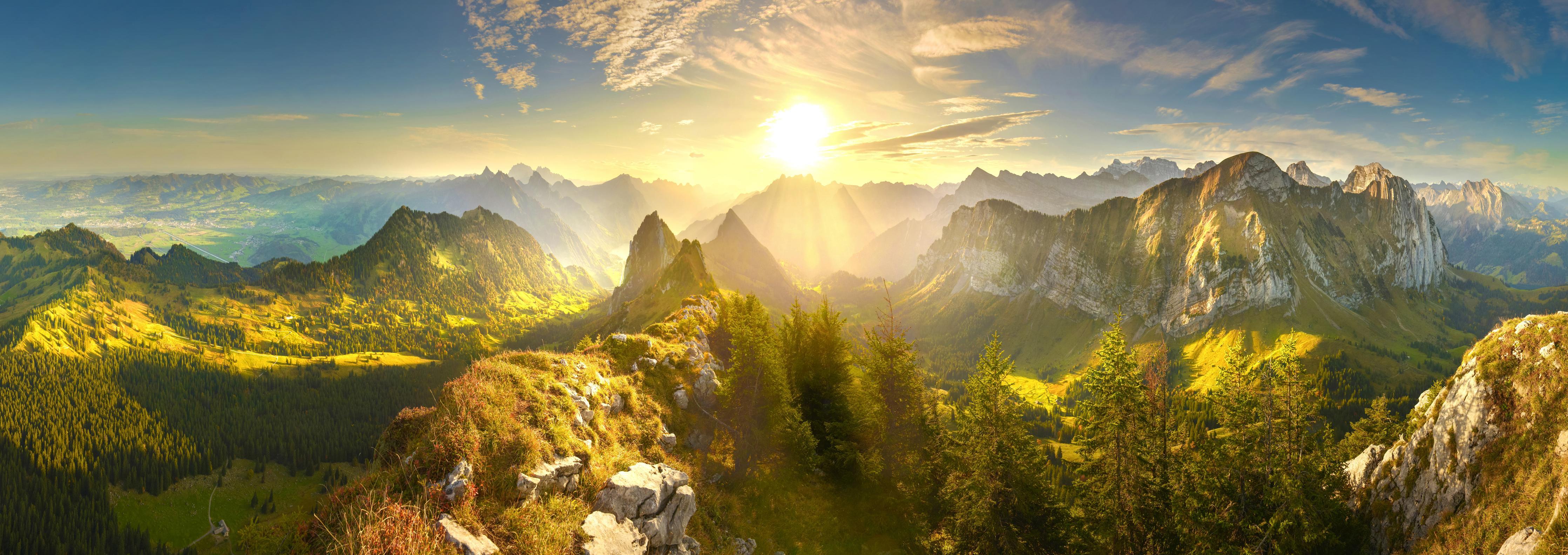 Küchenrückwand-Sonnenaugang über Schweizer Alpen