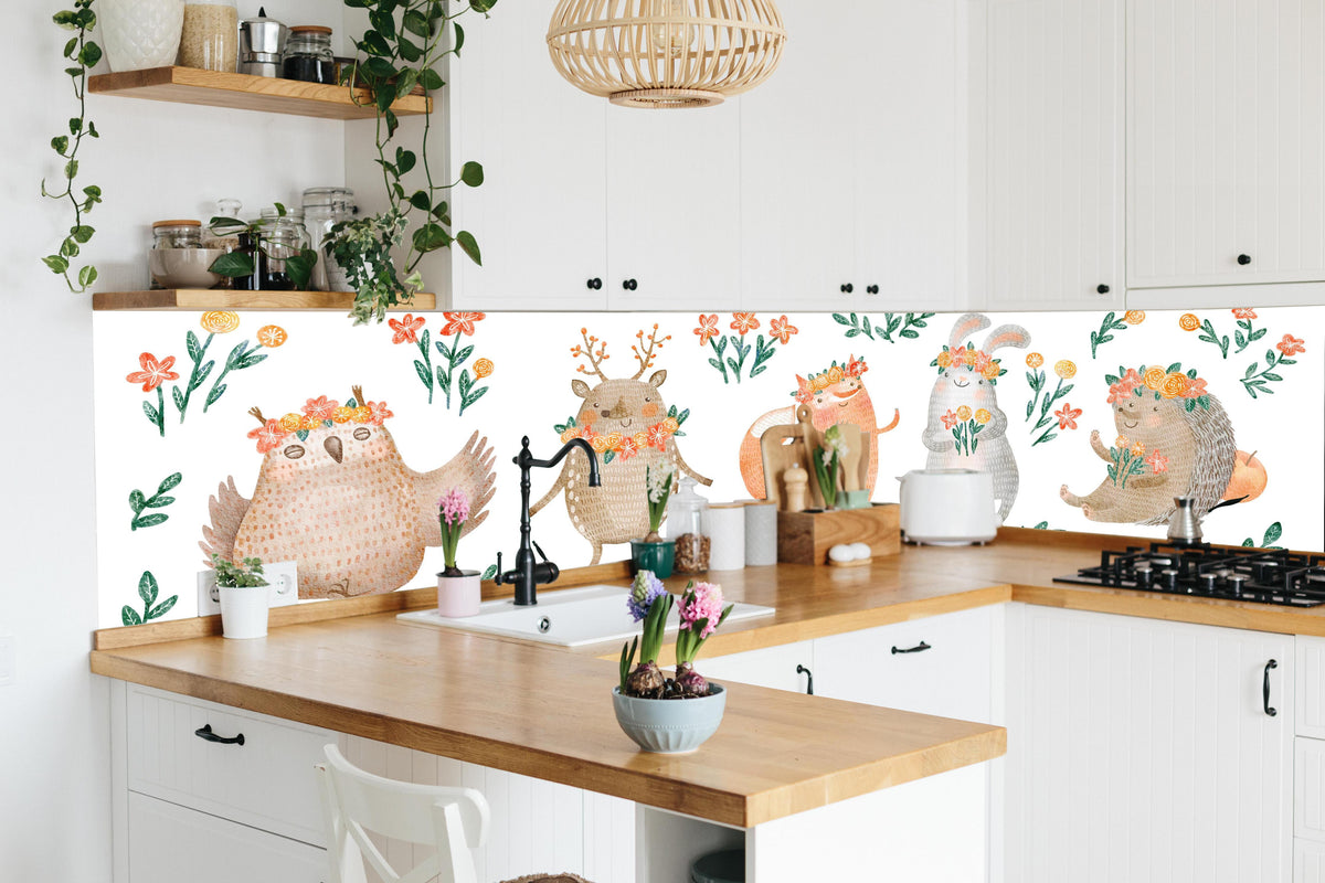 Küche - Waldtiere mit Blumen und Blättern in lebendiger Küche mit bunten Blumen