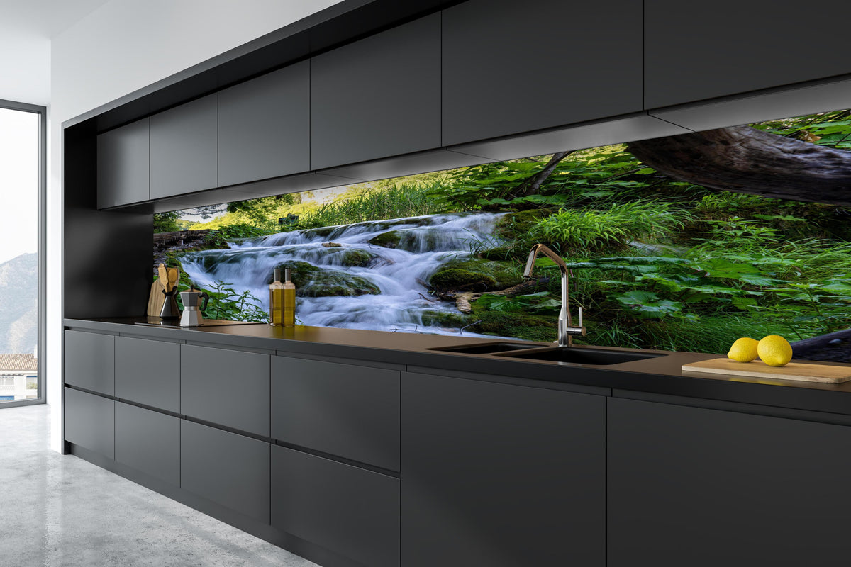 Küche - Wasserfall im Nationalpark Plitvicer Seen in tiefschwarzer matt-premium Einbauküche