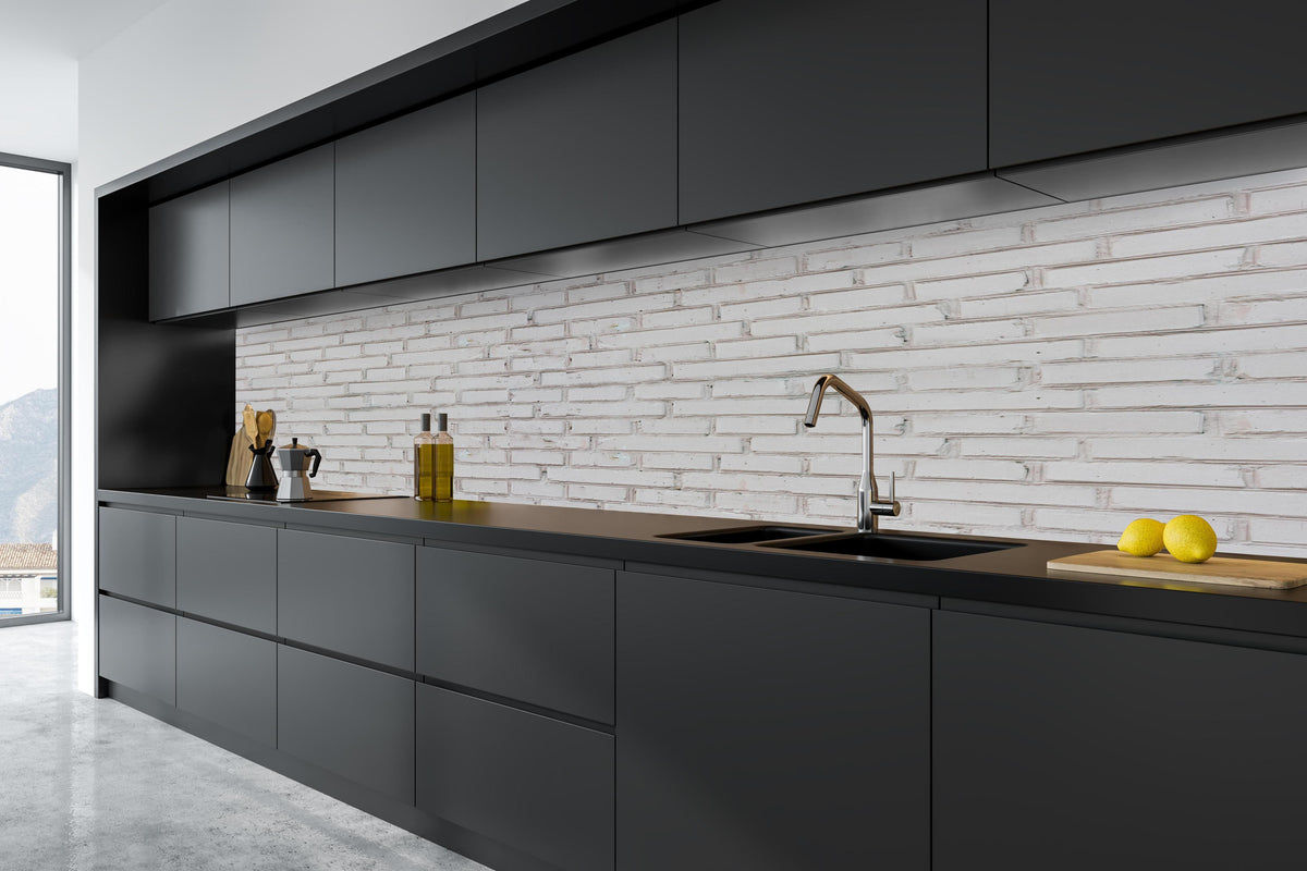 Küche - Weiß-Beige Ziegelsteinmauer in tiefschwarzer matt-premium Einbauküche