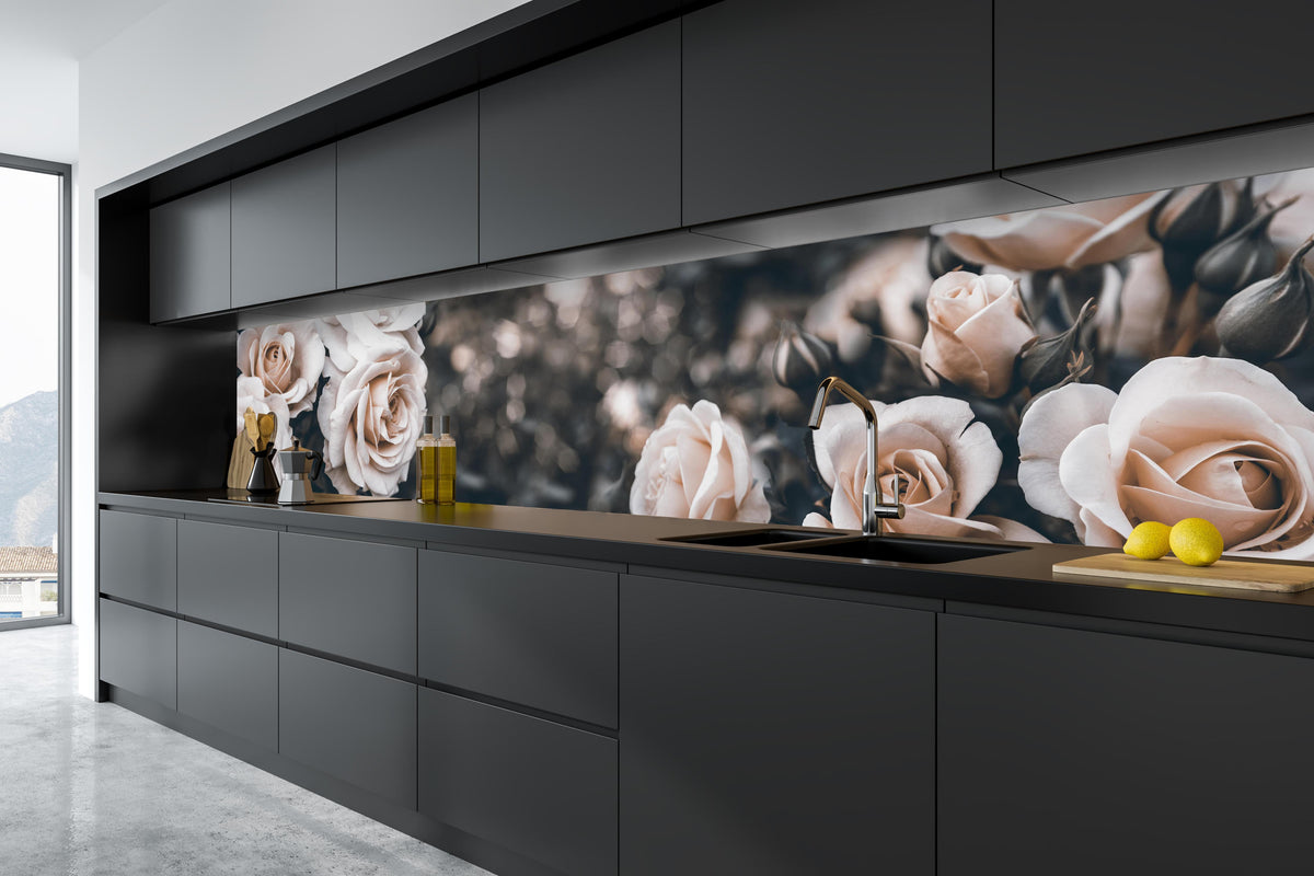 Küche - Weisse Pastell- Rosen - Fine Art in tiefschwarzer matt-premium Einbauküche
