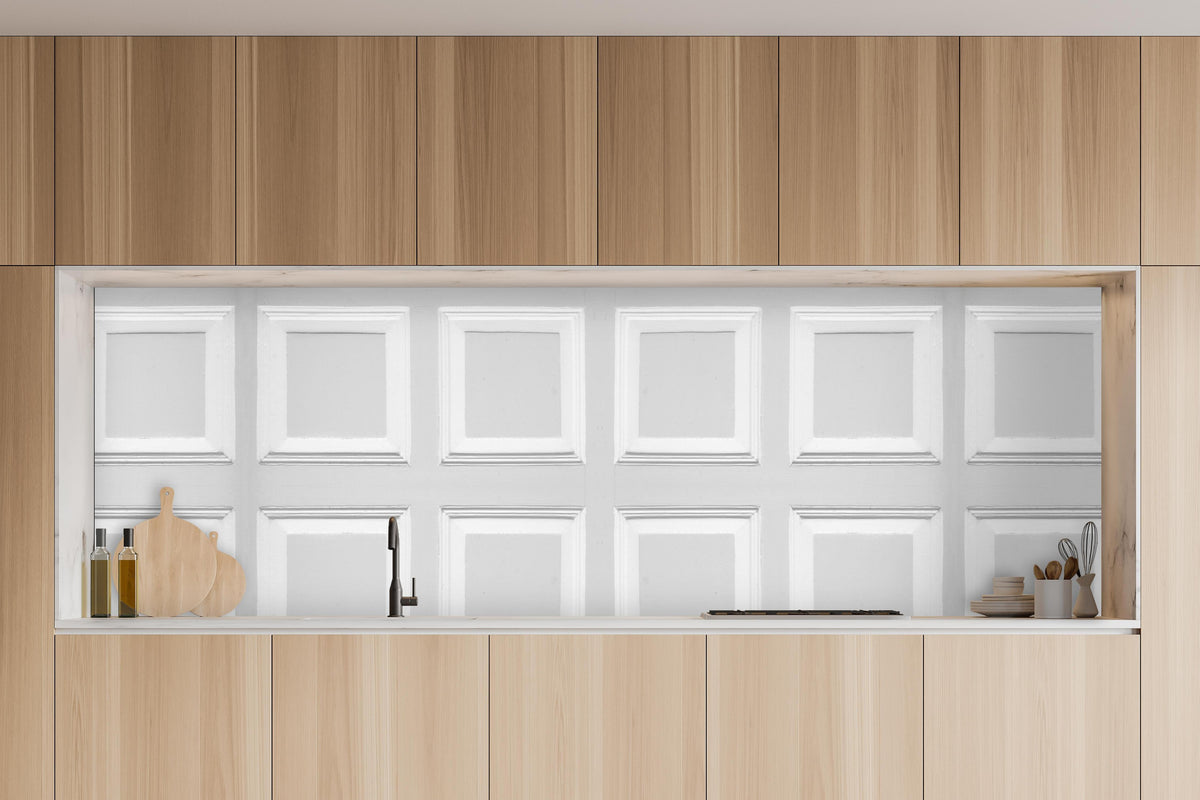 Küche - Weiße Quadratische Tür Textur in charakteristischer Vollholz-Küche mit modernem Gasherd