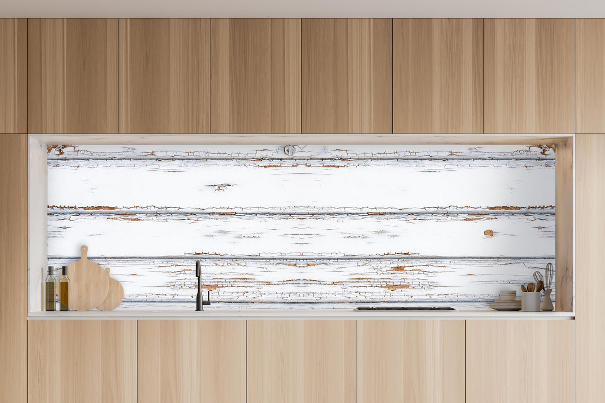 Küche - Weiße zerfallenden Holz in charakteristischer Vollholz-Küche mit modernem Gasherd