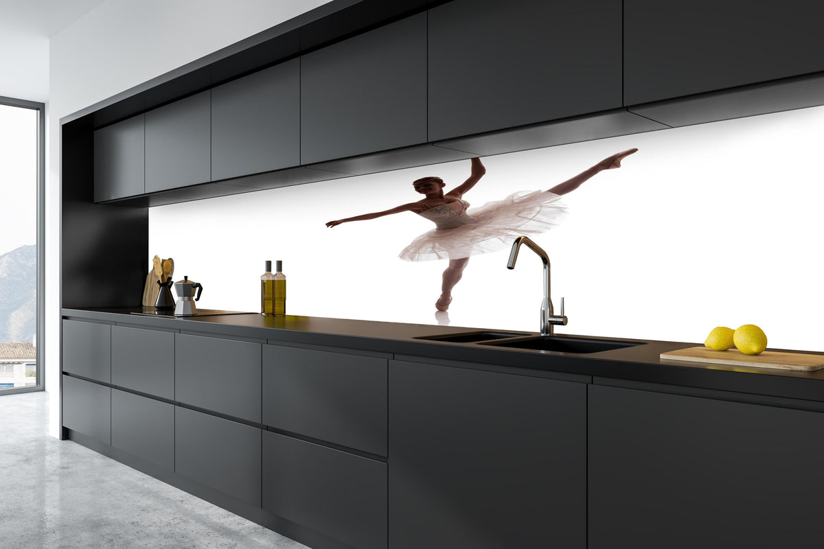 Küche - Wundervolle Ballerina in tiefschwarzer matt-premium Einbauküche