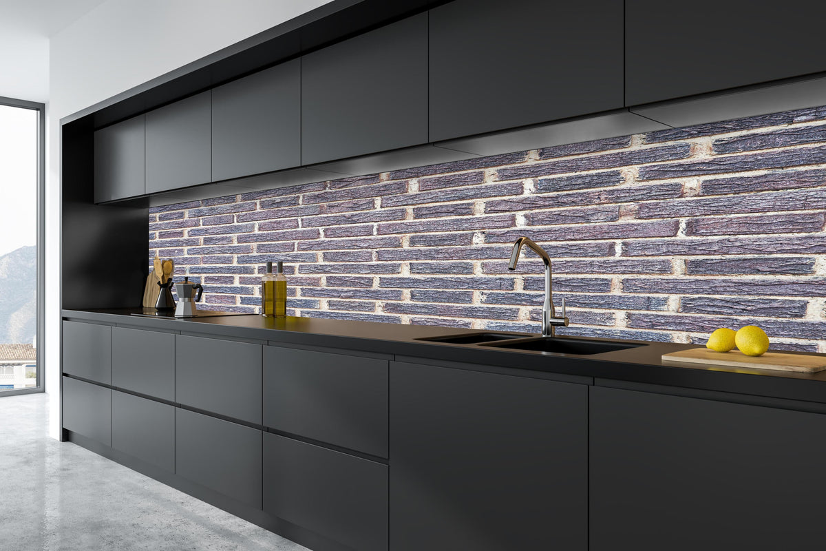 Küche - Zementmauertextur mit rissigen Fliesen in tiefschwarzer matt-premium Einbauküche