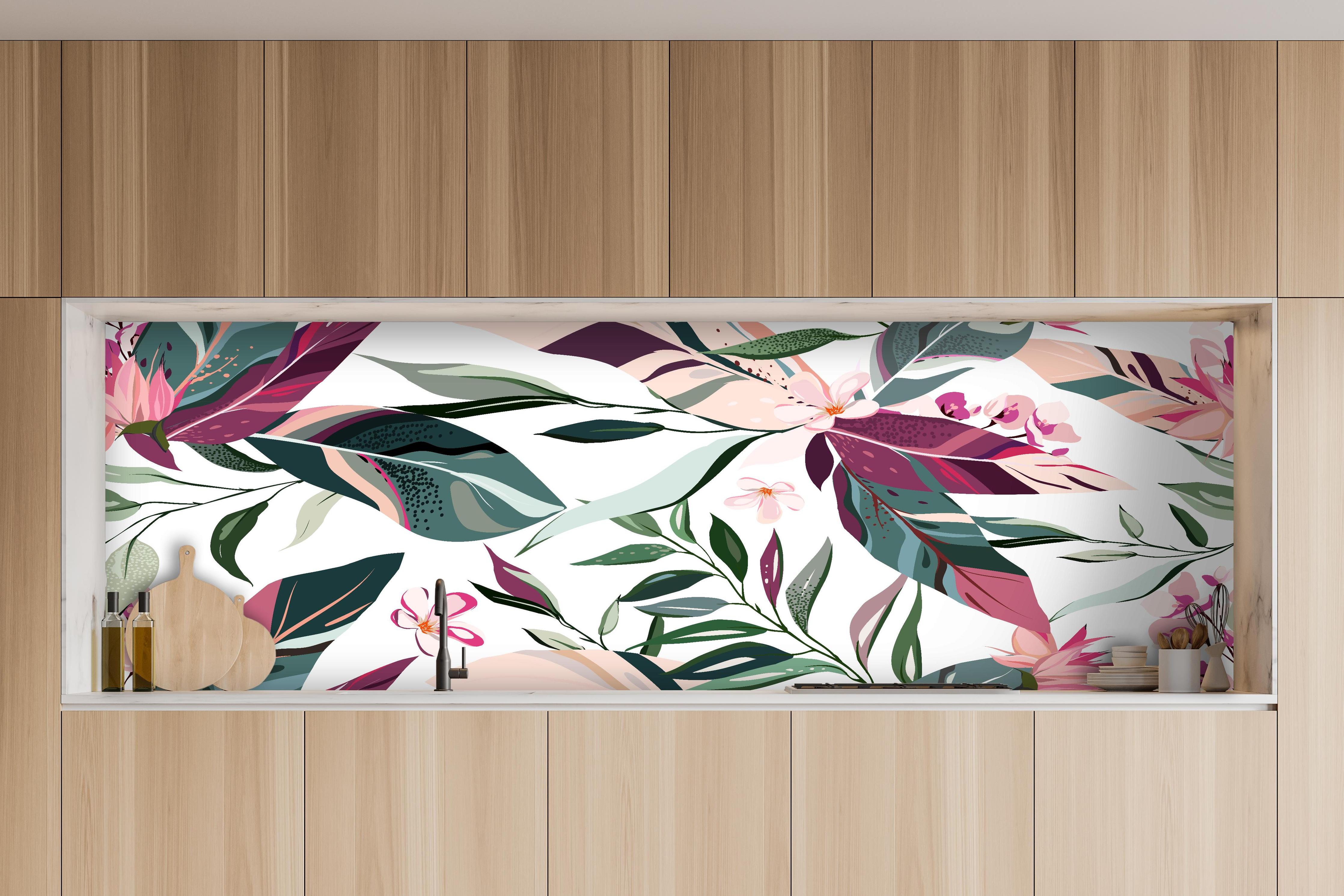 Küche - Moderne florale Textur in zarten Farben hinter weißen Hochglanz-Küchenregalen und schwarzem Wasserhahn