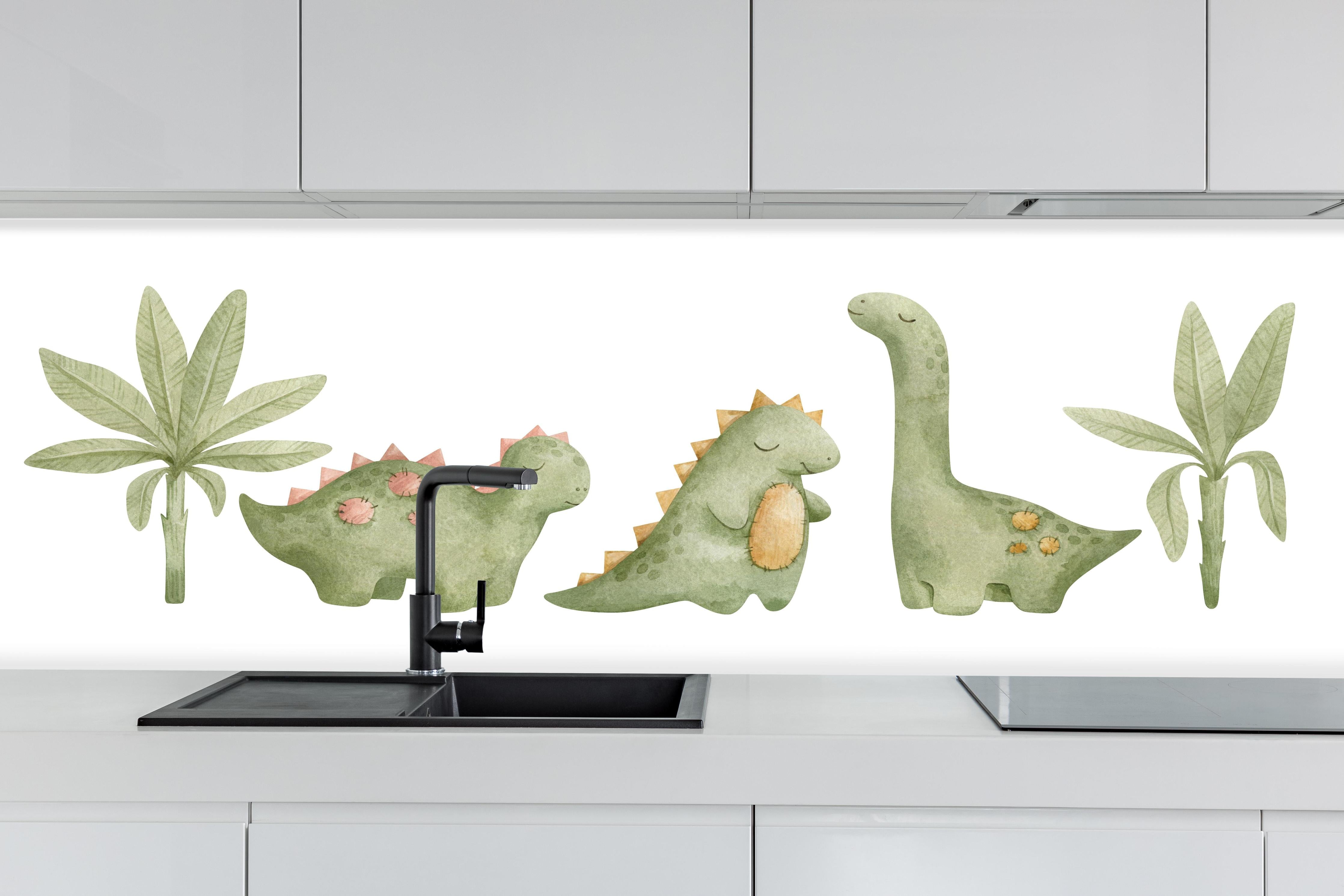 Küche - Niedliche Dinosaurier hinter weißen Hochglanz-Küchenregalen und schwarzem Wasserhahn