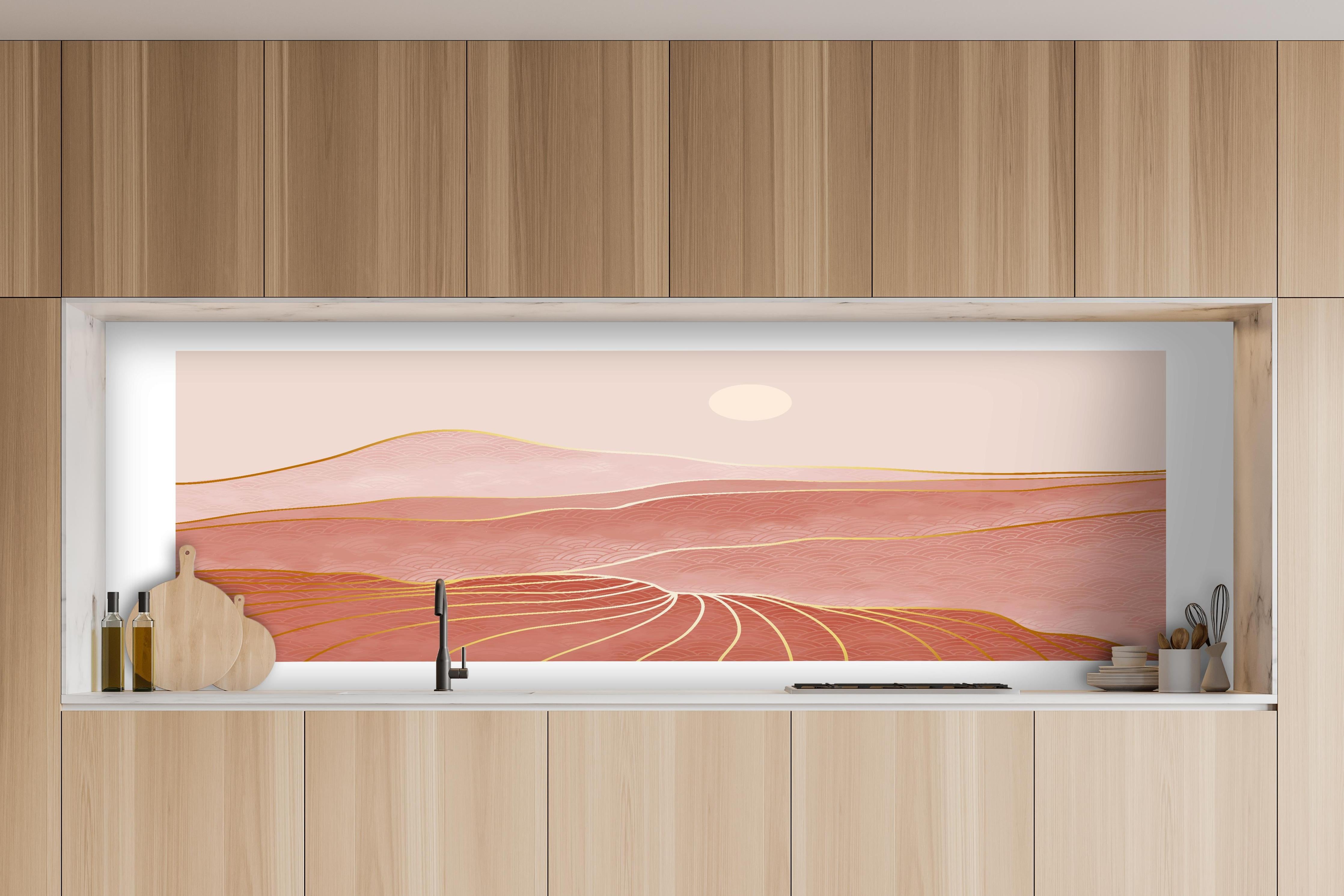 Küche - Rosa-Hügellandschaft bei Sonnenuntergang hinter weißen Hochglanz-Küchenregalen und schwarzem Wasserhahn