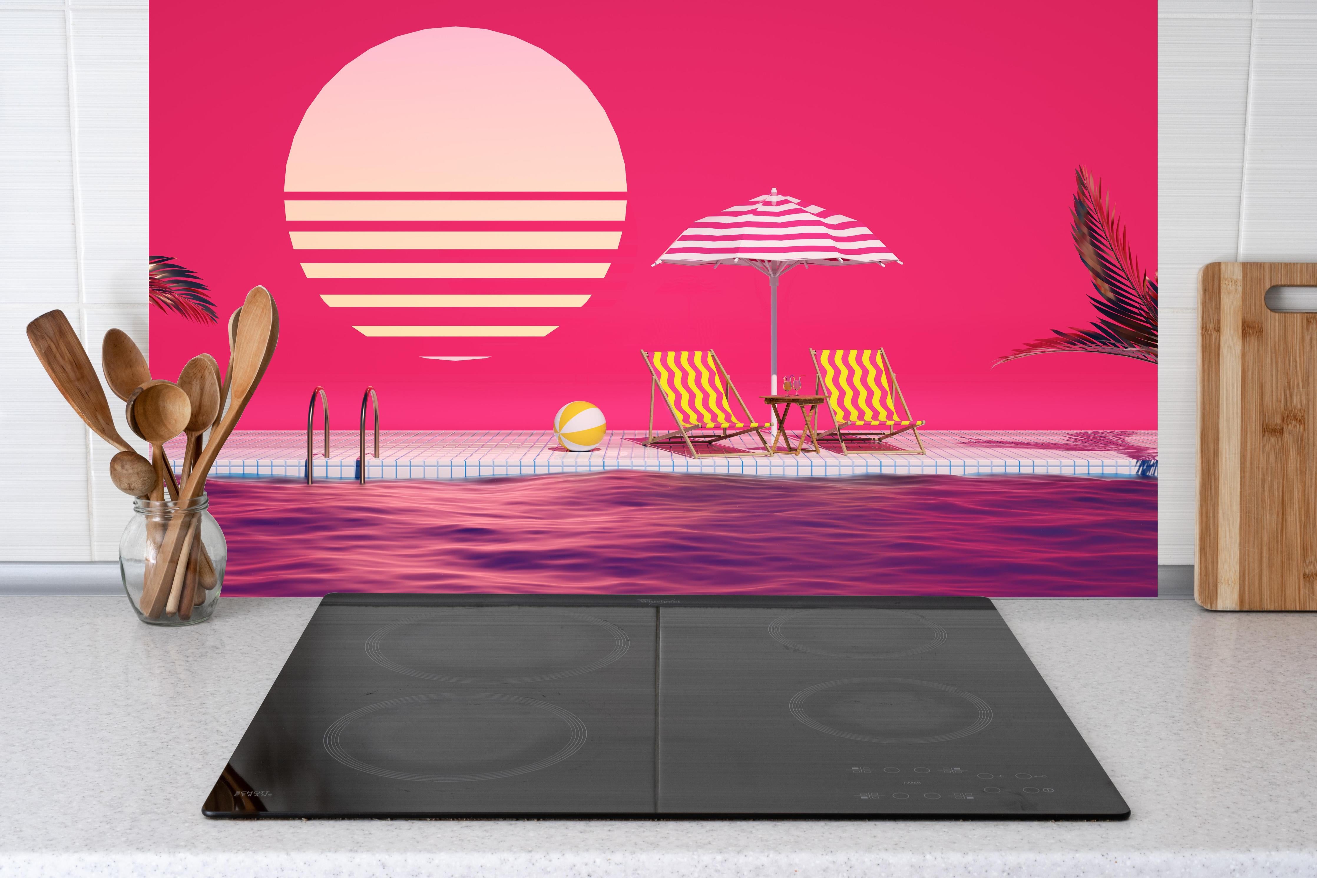 Küche - Rosa Tropenpoolparty Abendstimmung hinter weißen Hochglanz-Küchenregalen und schwarzem Wasserhahn